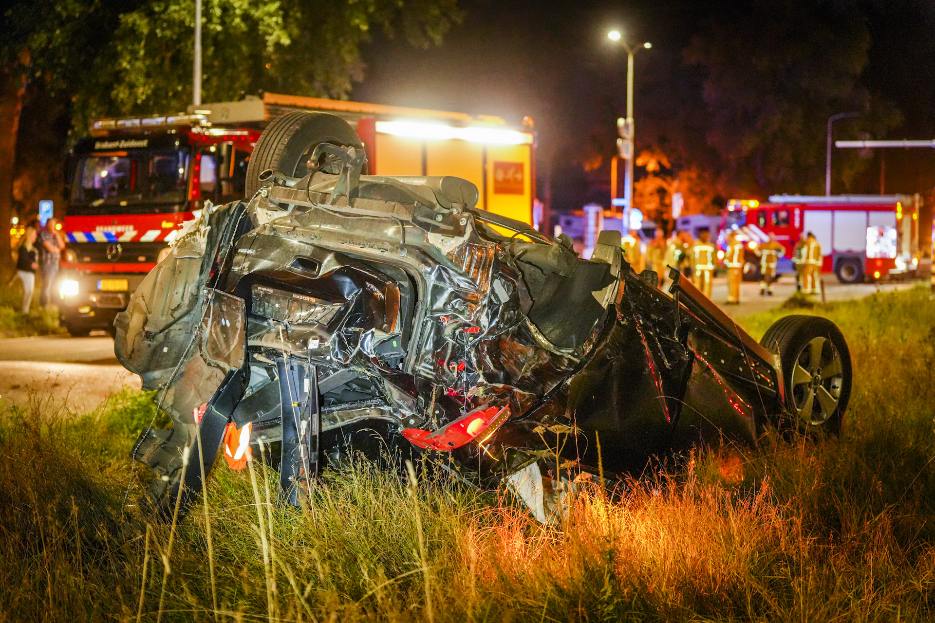 Ravage na botsing drie auto’s op kruising, man aangehouden