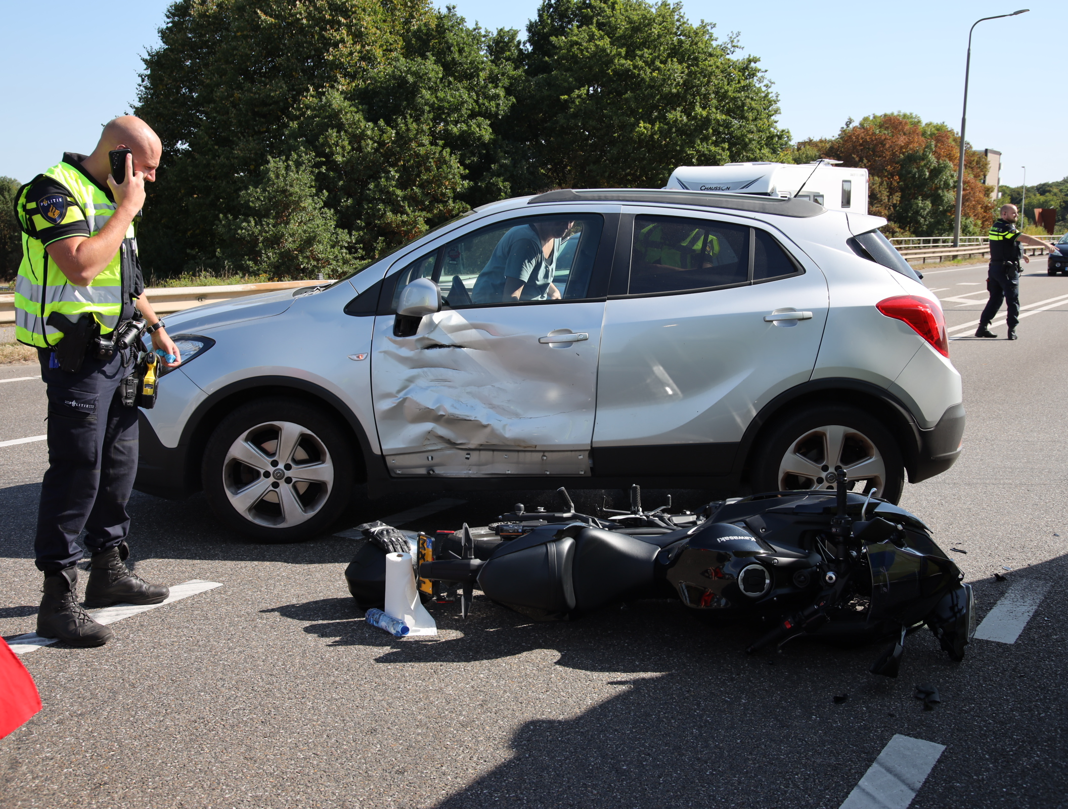 Motorrijder gewond na botsing met auto