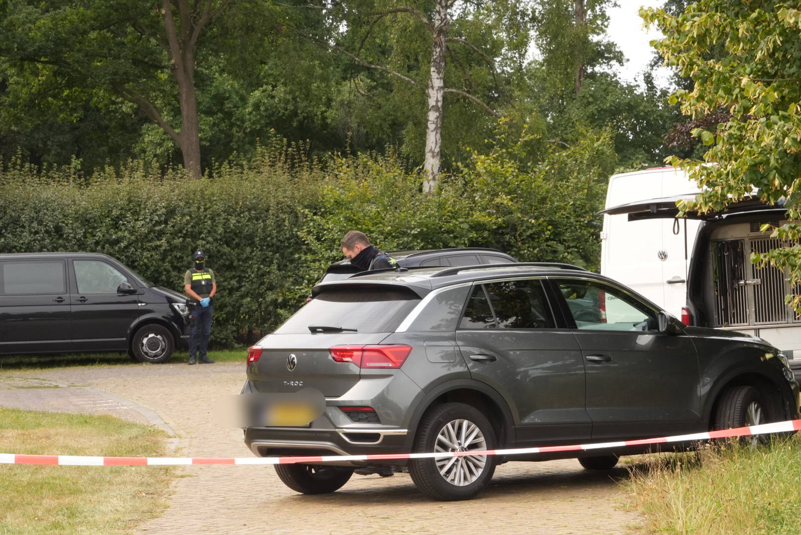 Man (24) aangehouden voor voorbereiding rechts-extremistische terreurdaad en vuurwapenbezit