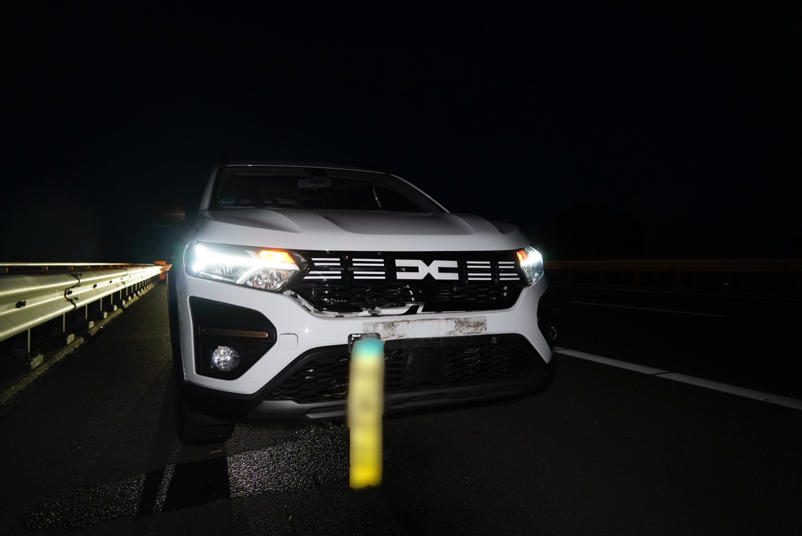 Losgeraakt wiel veroorzaakt schade bij ongeval op snelweg