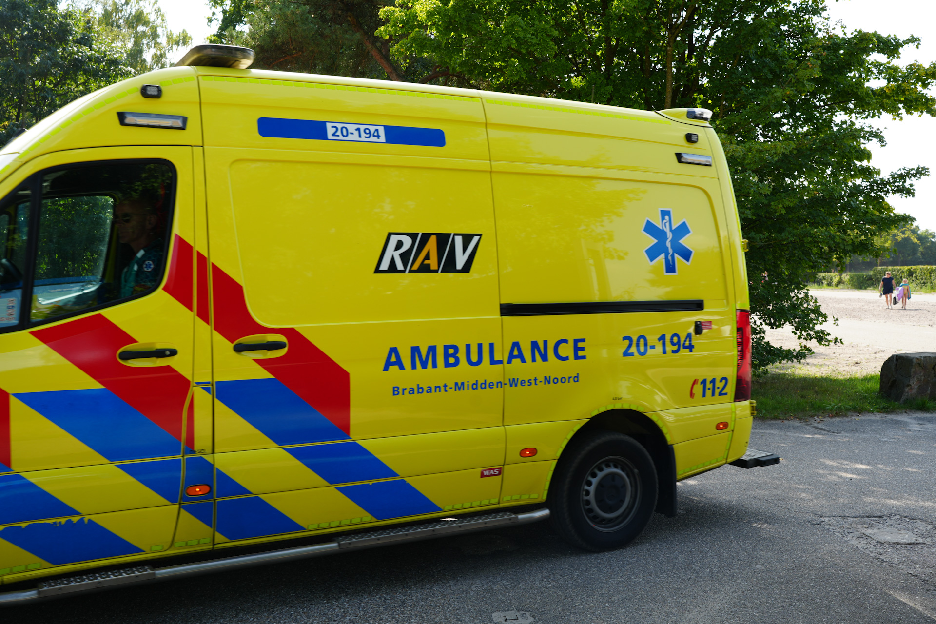 Zwemmer komt in de problemen bij recreatieplas