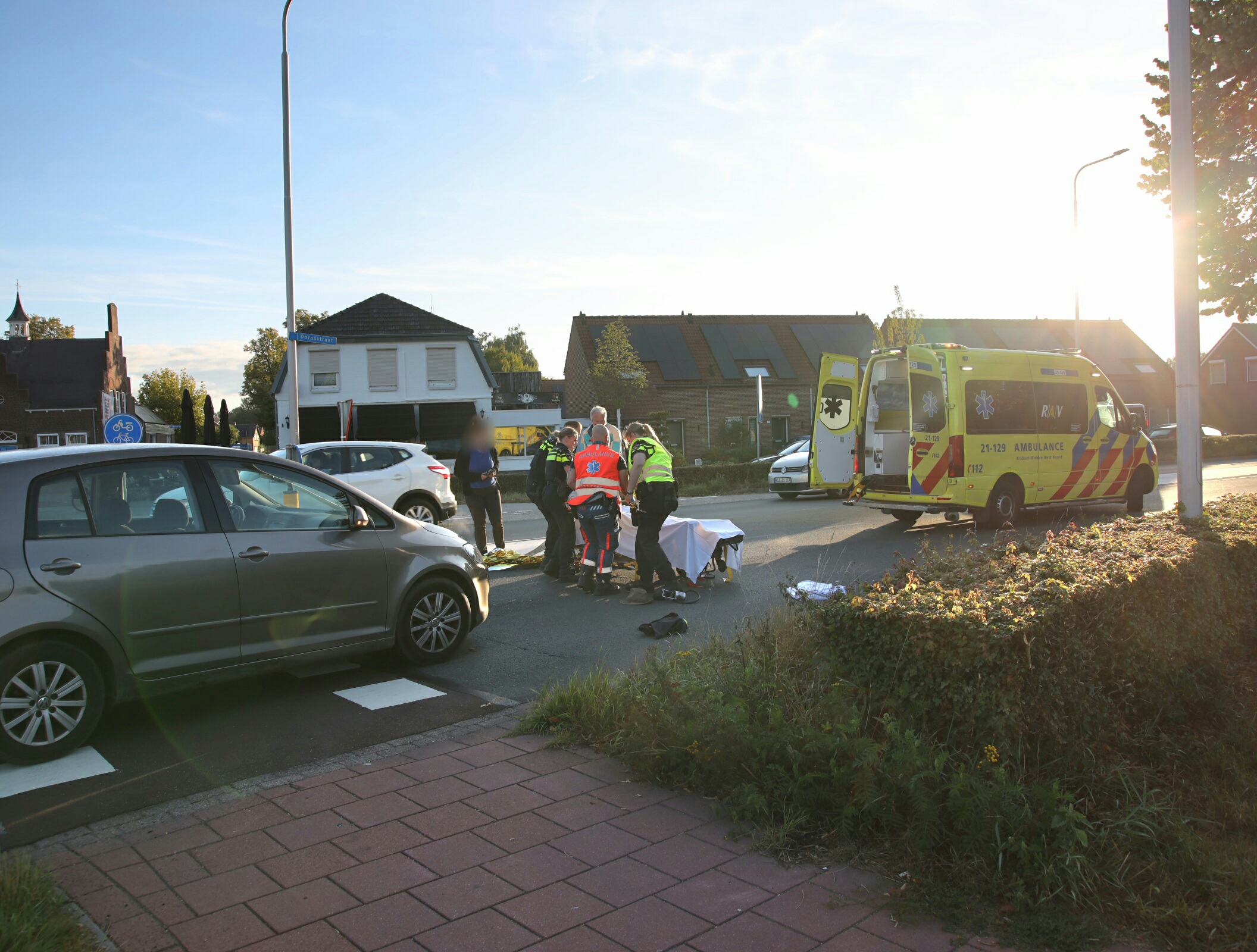 Voetganger gewond bij aanrijding op rotonde