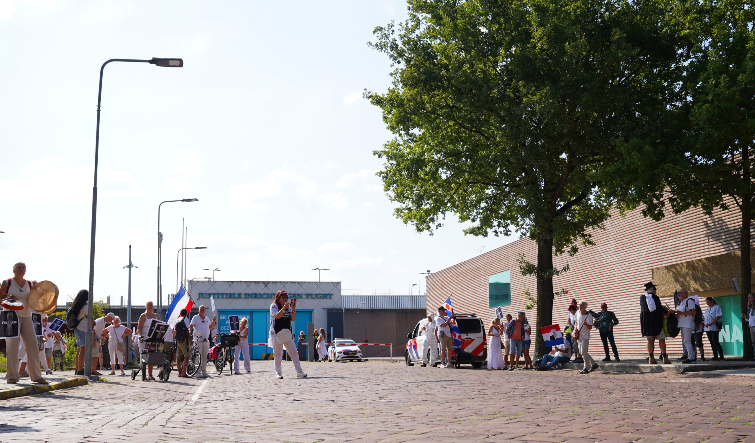 Honderden demonstreren voor vrijlating voormalig advocaat