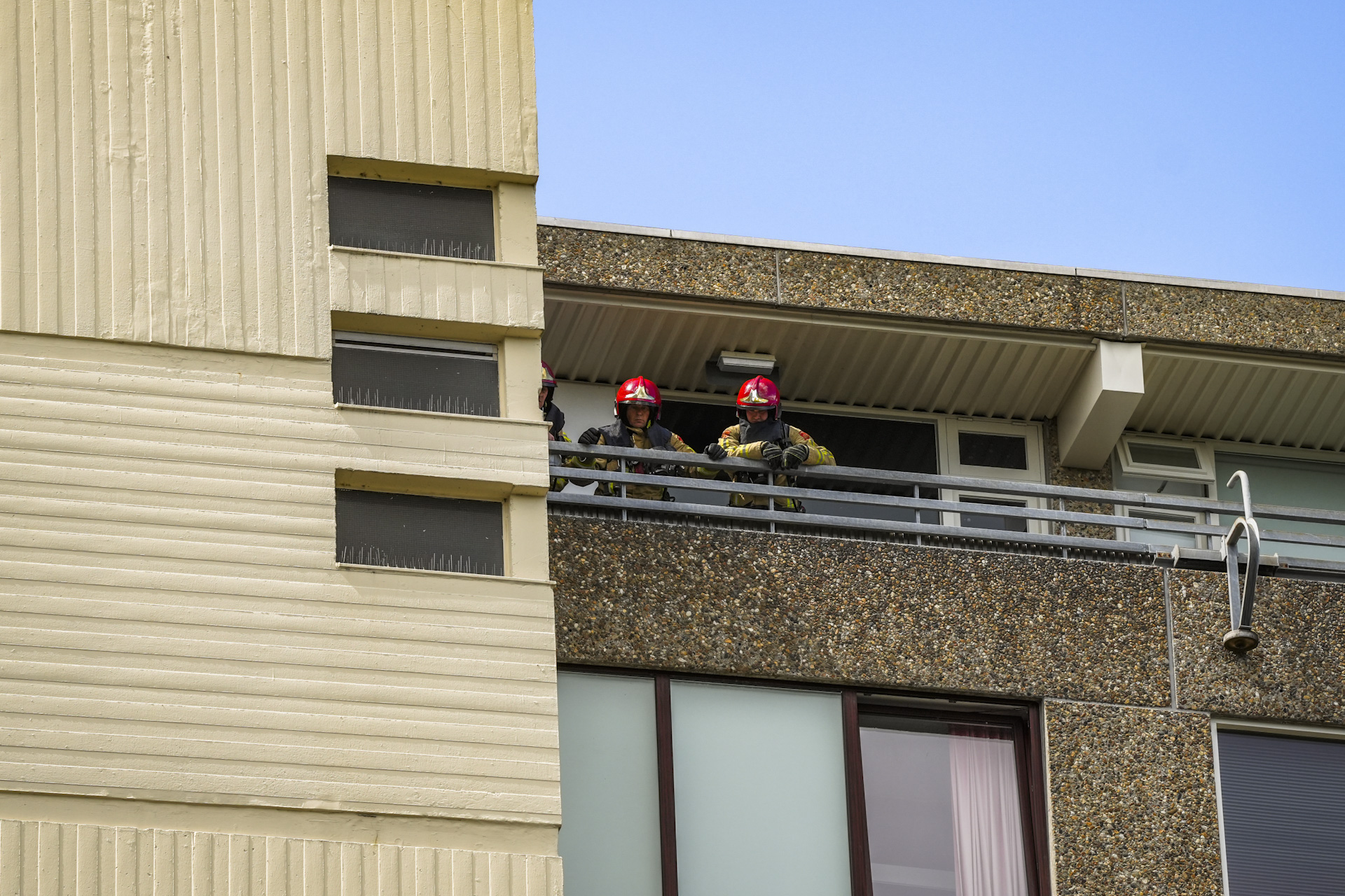 Brand op tiende etage van flat