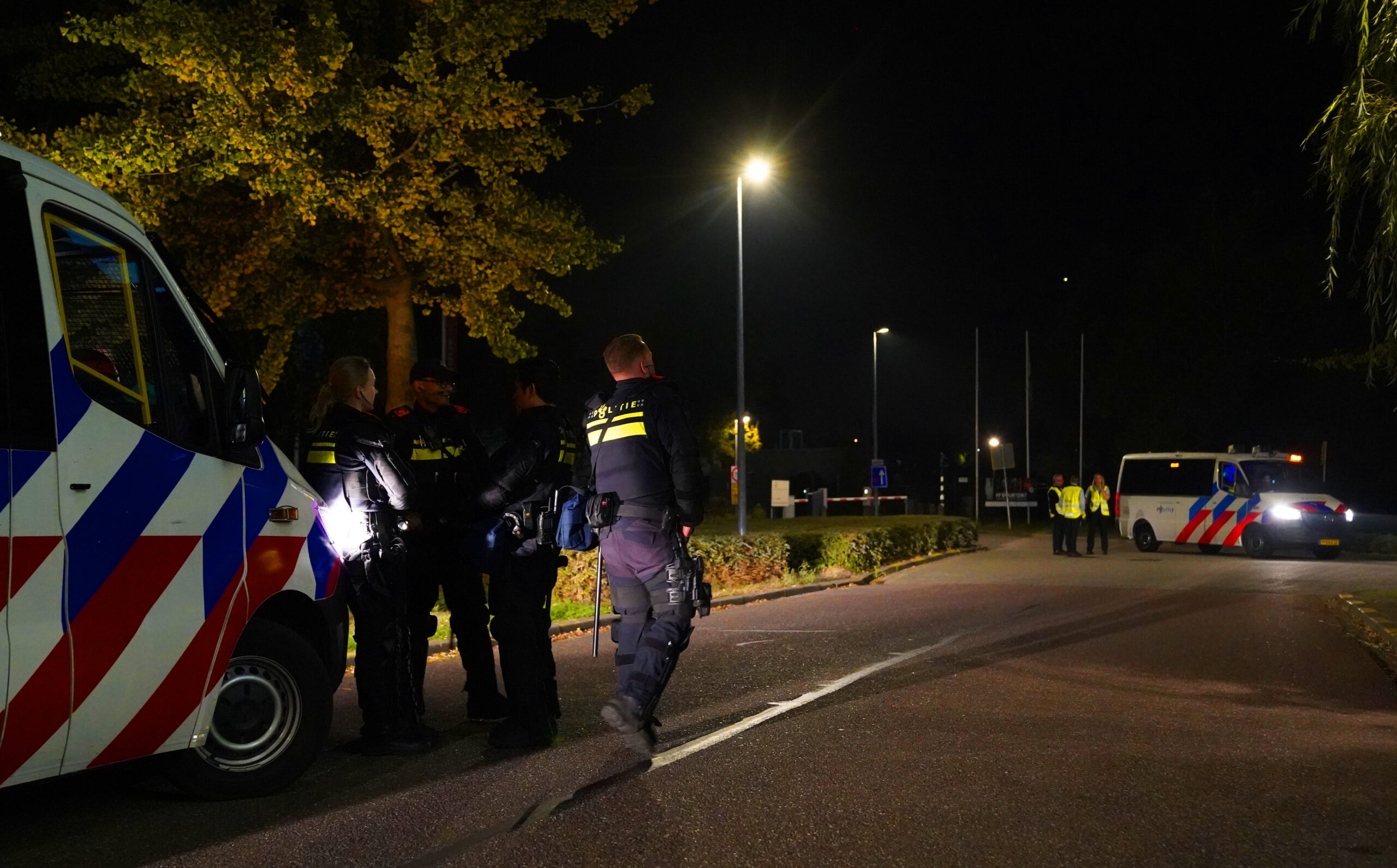 Politie massaal op de been na dreiging over bestorming azc