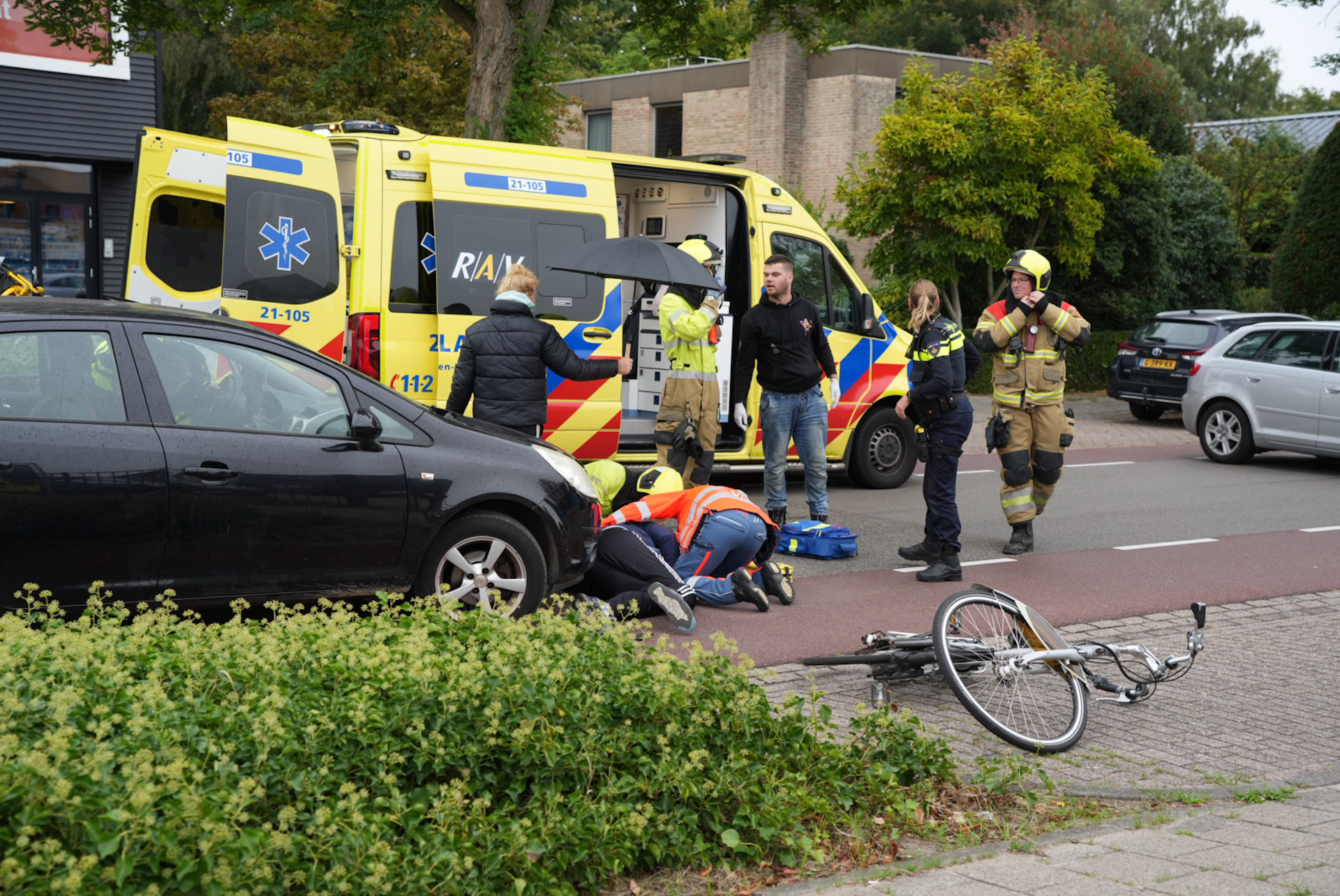Fietser zwaargewond na aanrijding met auto