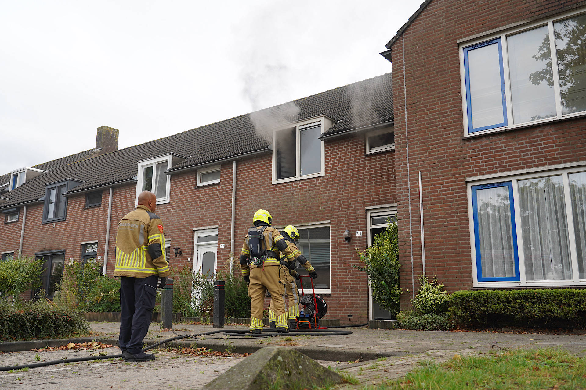 Kat, hond en schildpad gered bij woningbrand