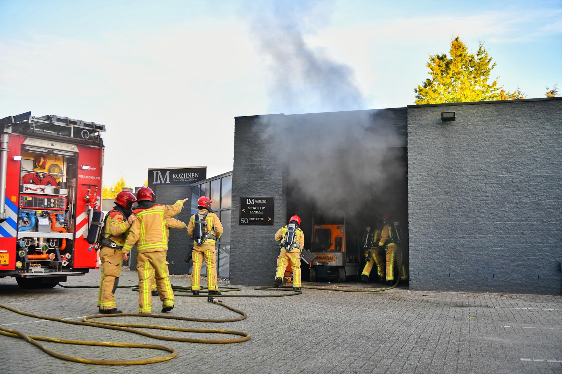 Brand in loods op bedrijventerrein