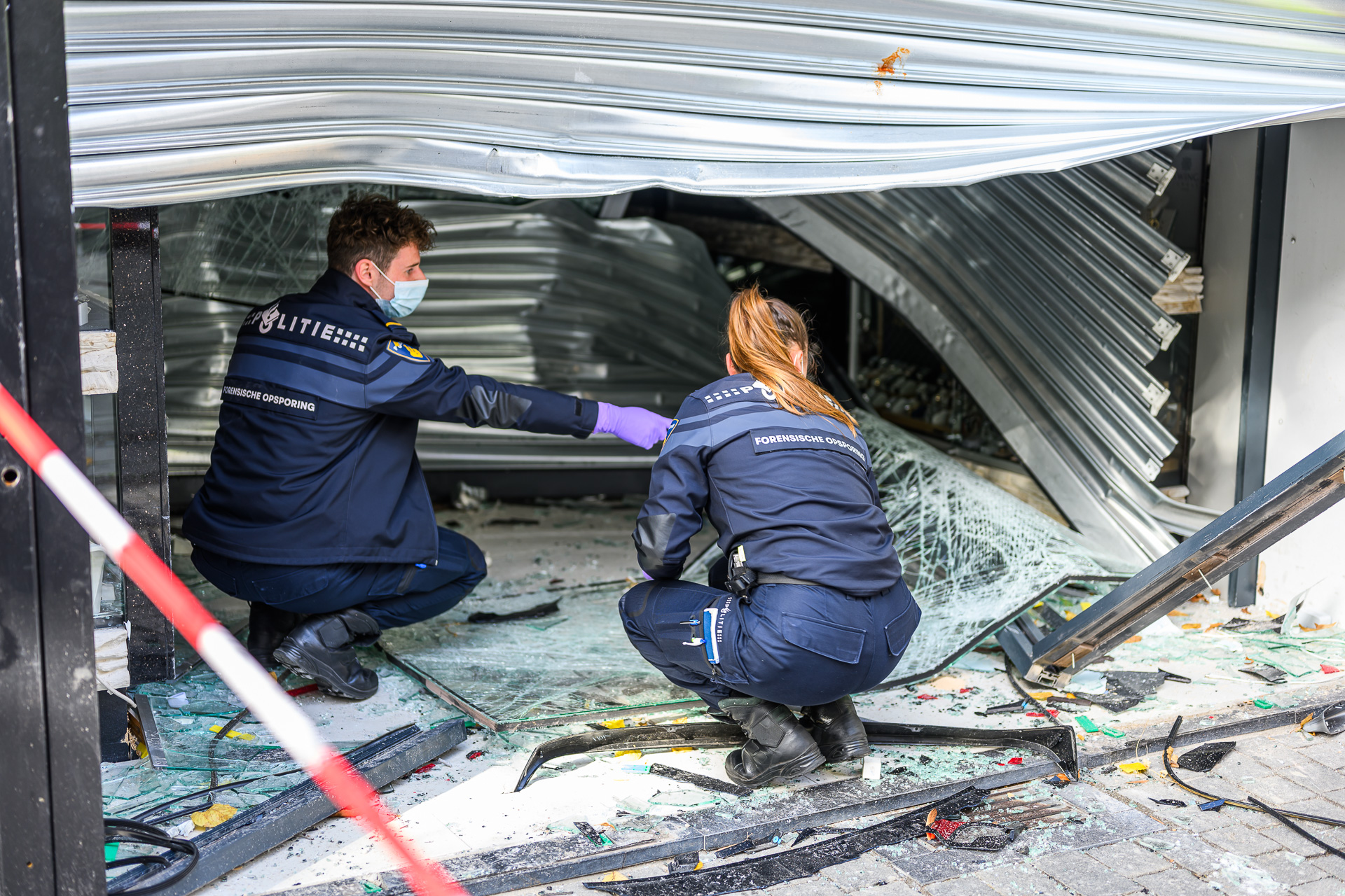 “Niet meer veilig in Nederland”: eigenaar juwelier woedend na ramkraak
