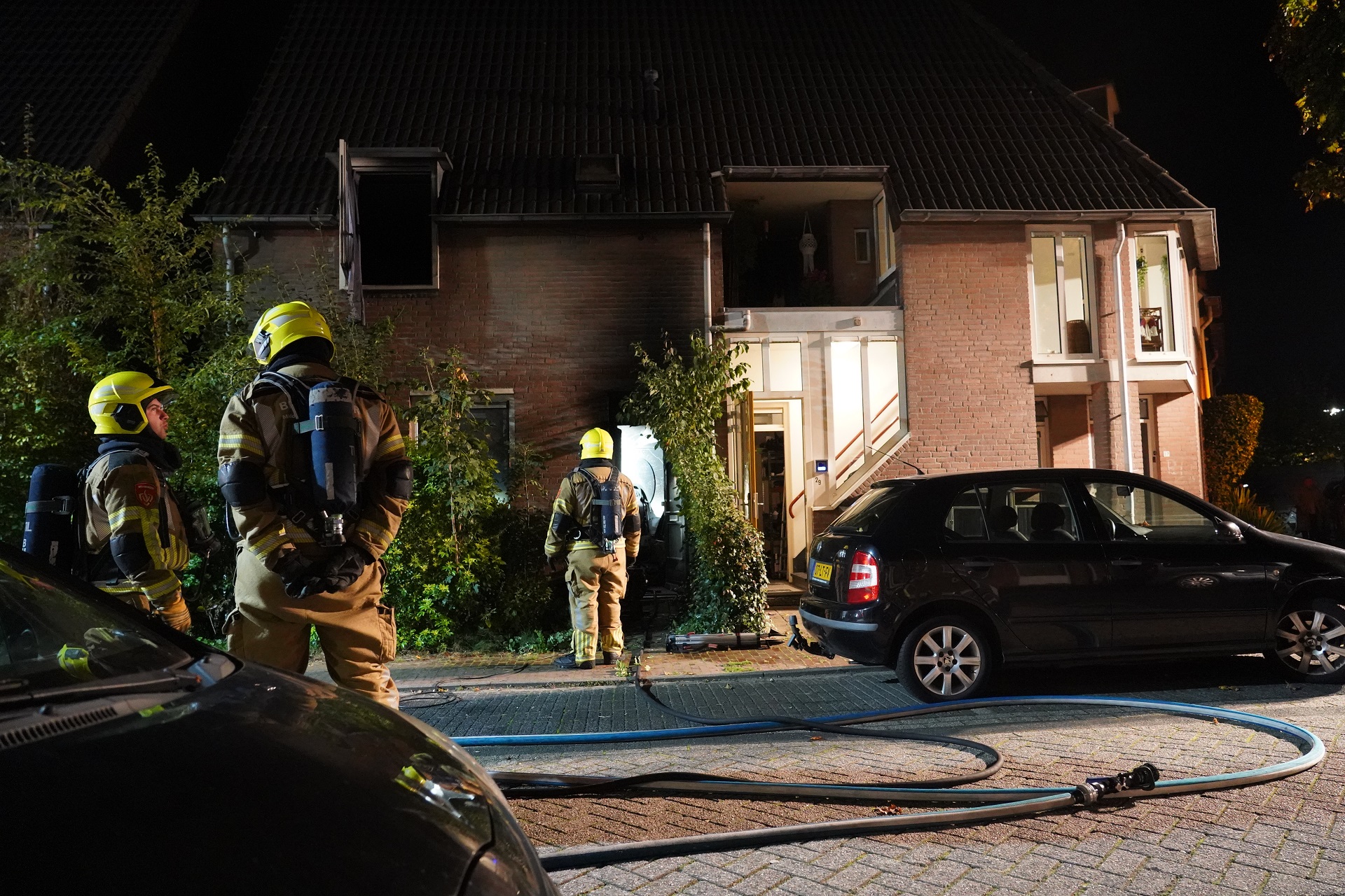 Vrouw gewond door brand in woning