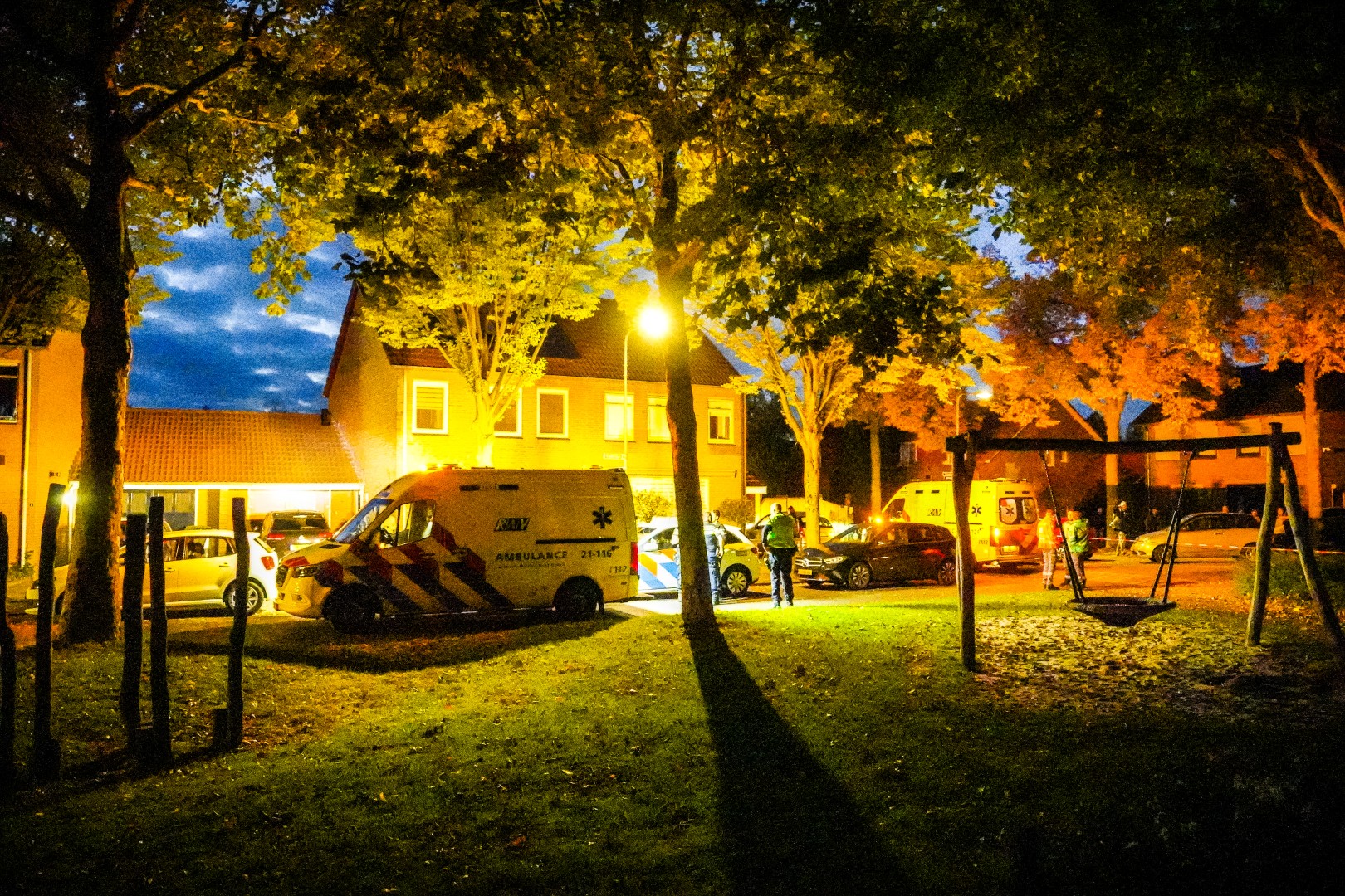 Drie gewonden bij vechtpartij, twee slachtoffers met steekwonden naar ziekenhuis