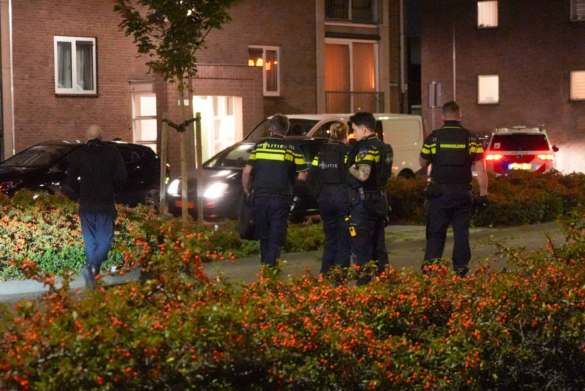 Agenten in kogelwerende vesten: man met verward gedrag meegenomen