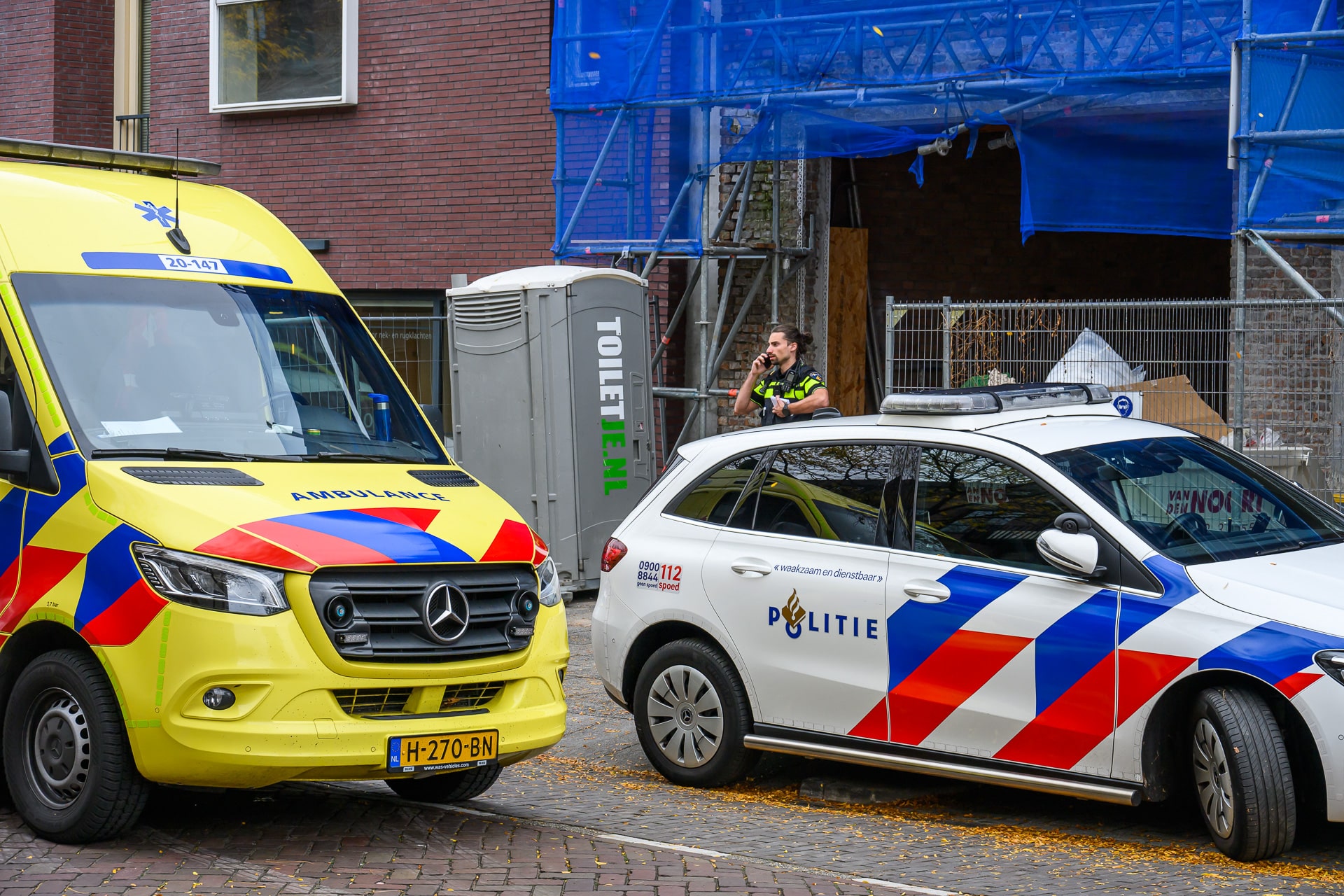 Bouwvakker ernstig gewond na val van stelling