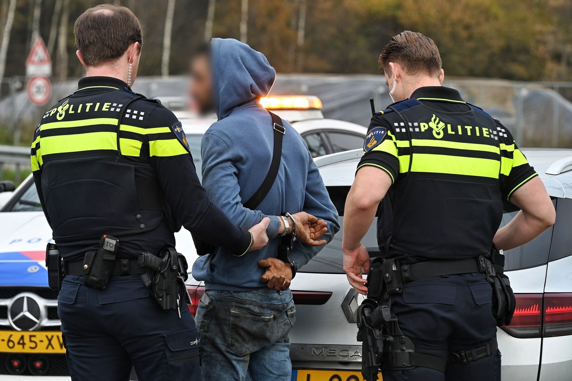 Achtervolging vanuit België eindigt in Tilburg: verdachte springt rijdend uit auto