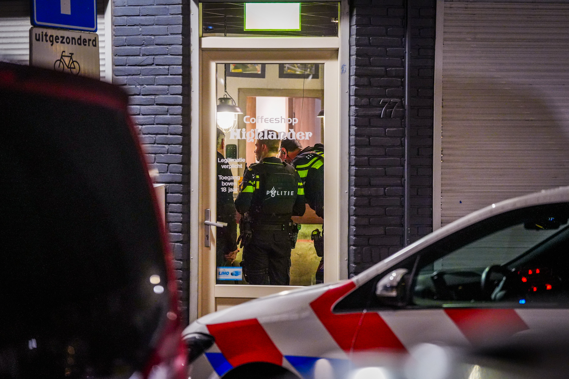 Politie onderzoekt gewapende overval op coffeeshop