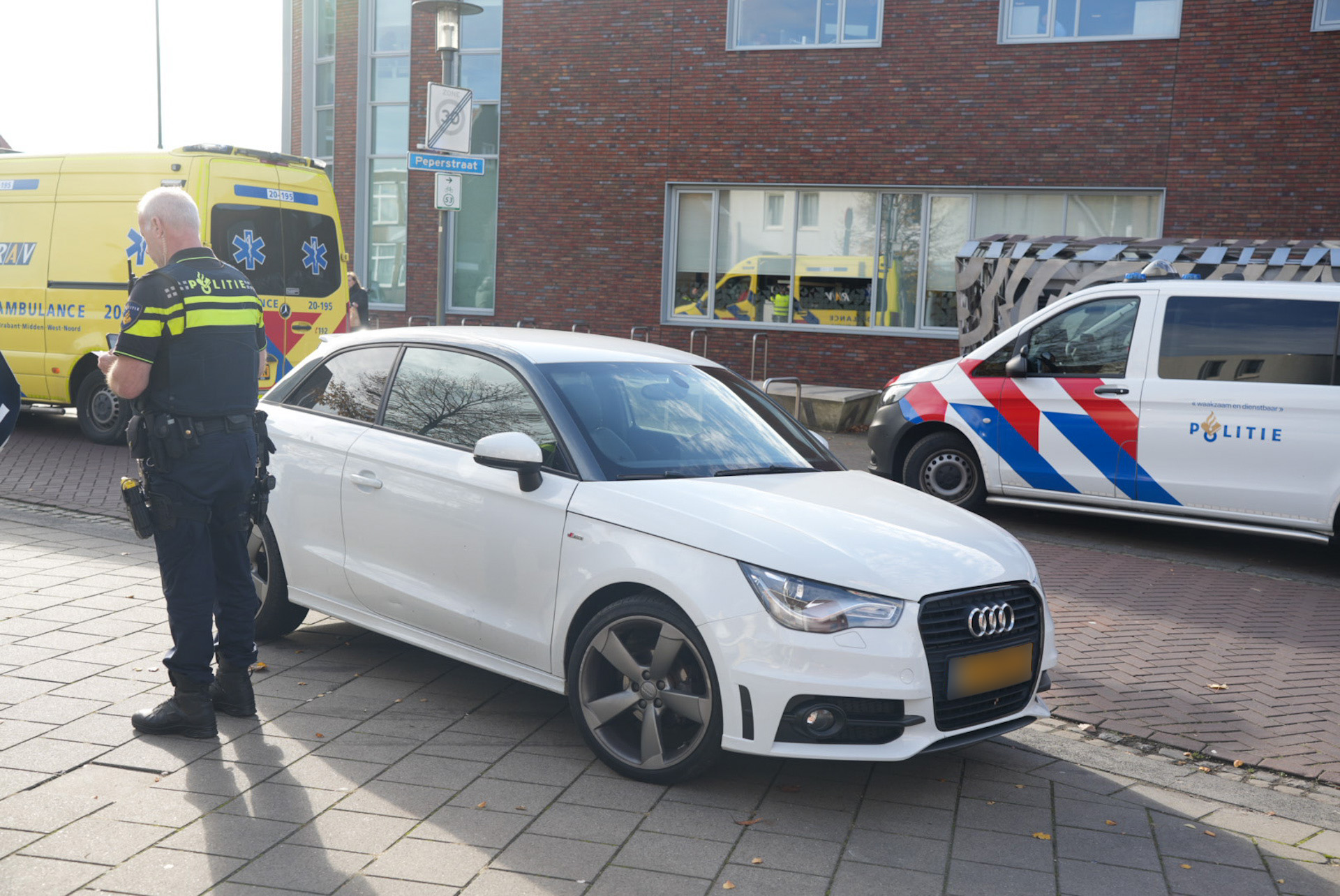 Fietsster gewond na aanrijding met auto