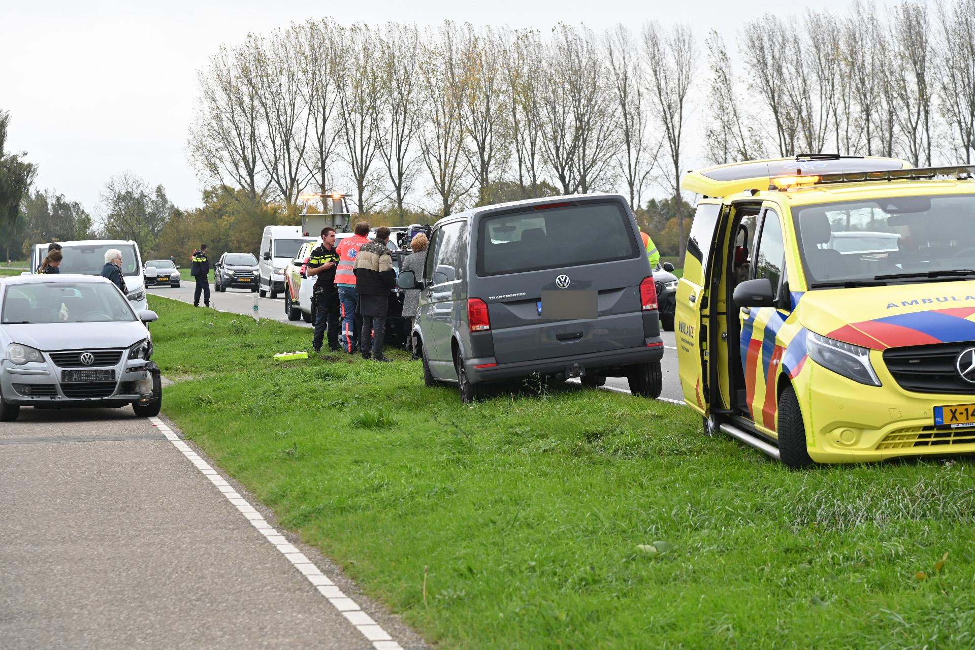 Gewonde bij botsing tussen drie auto’s