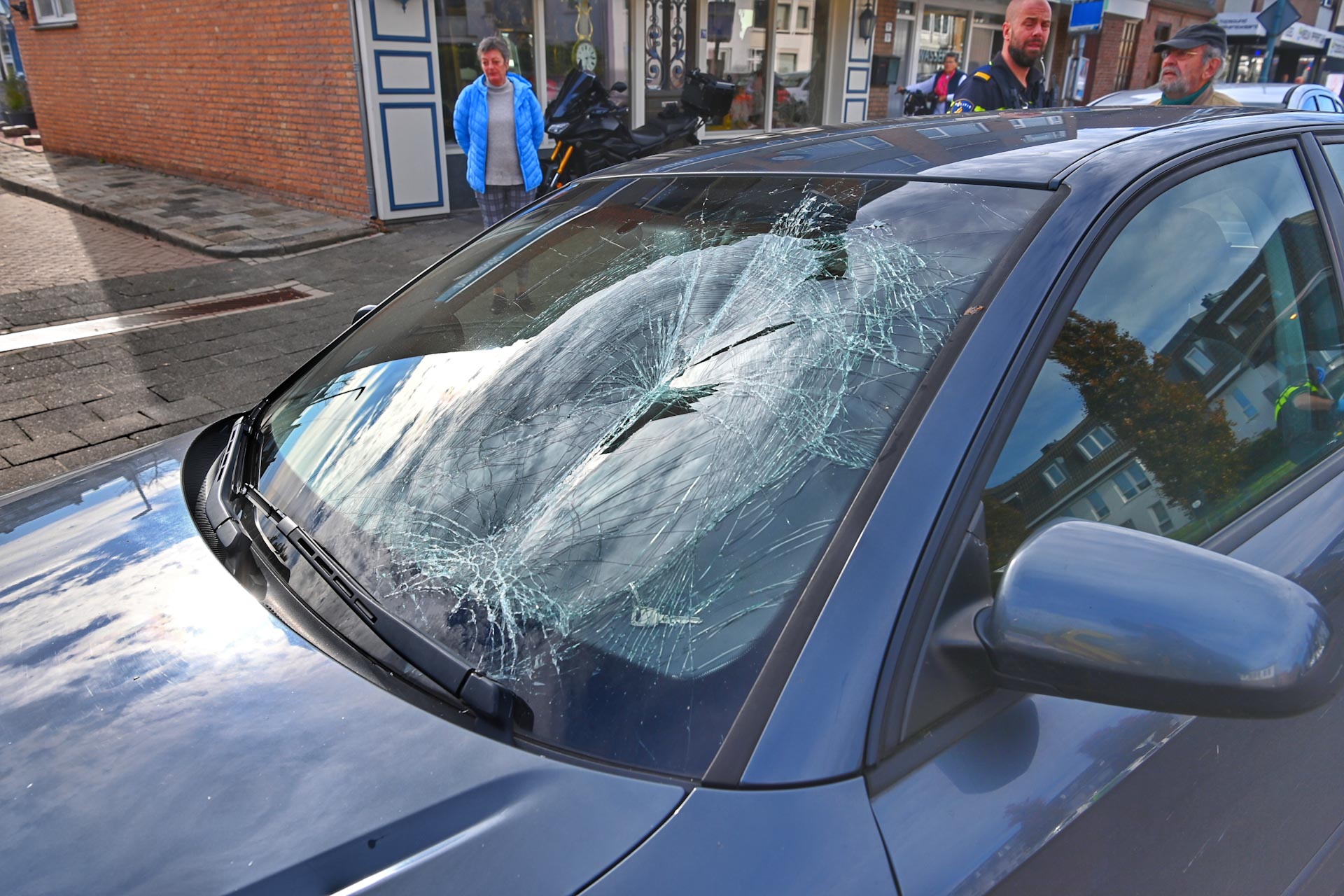Fietser gewond na aanrijding met auto