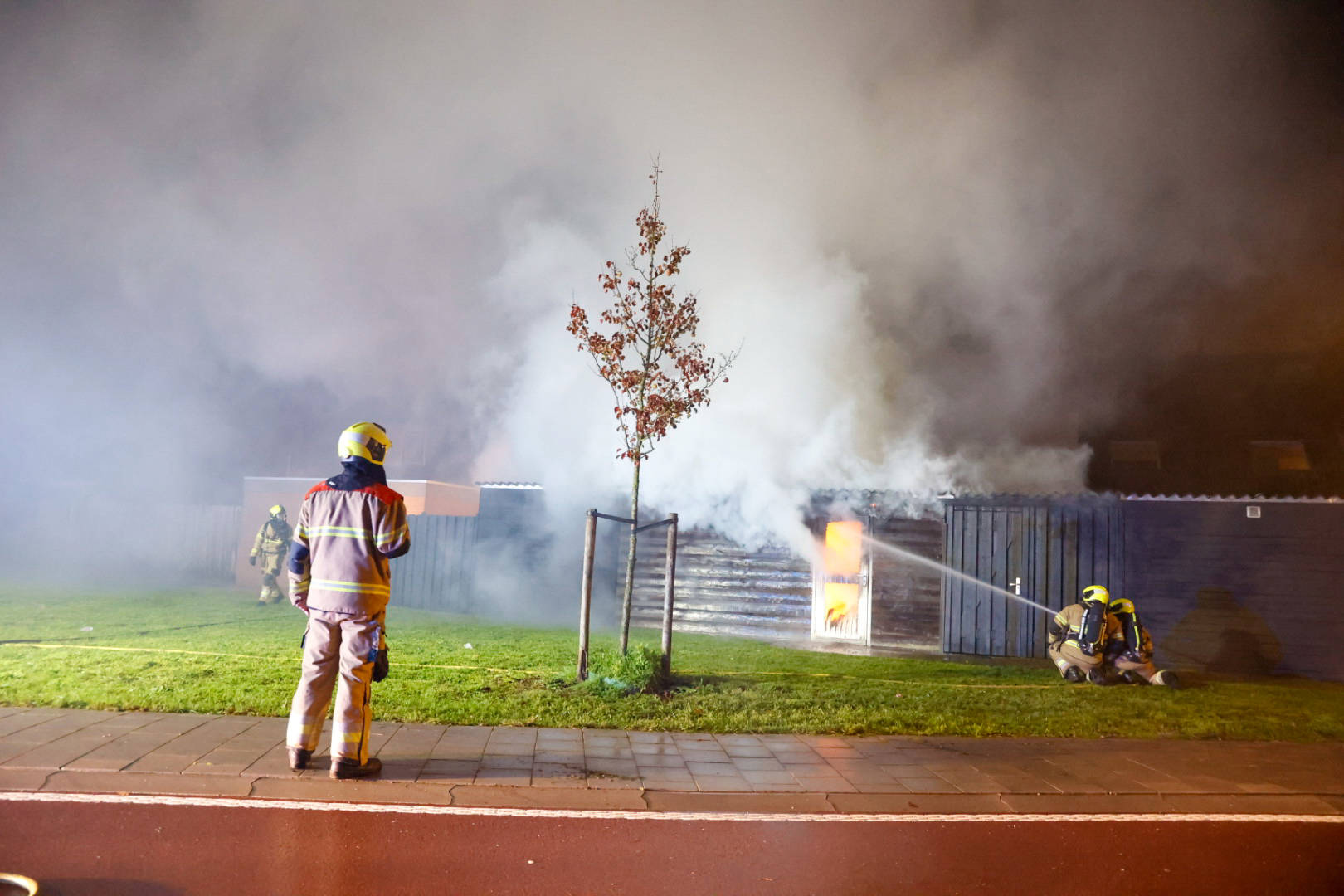 Schuur in lichterlaaie