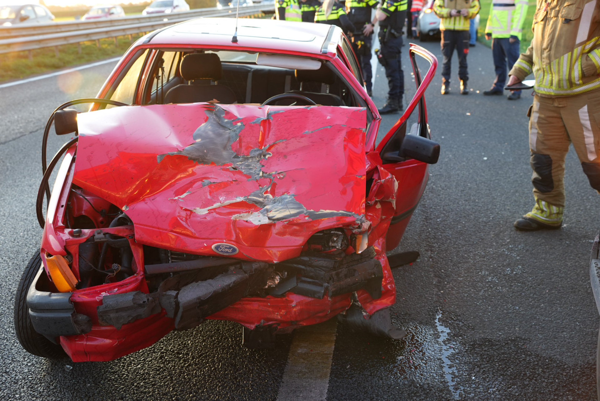 Bestuurder naar ziekenhuis na kettingbotsing met drie auto’s op snelweg