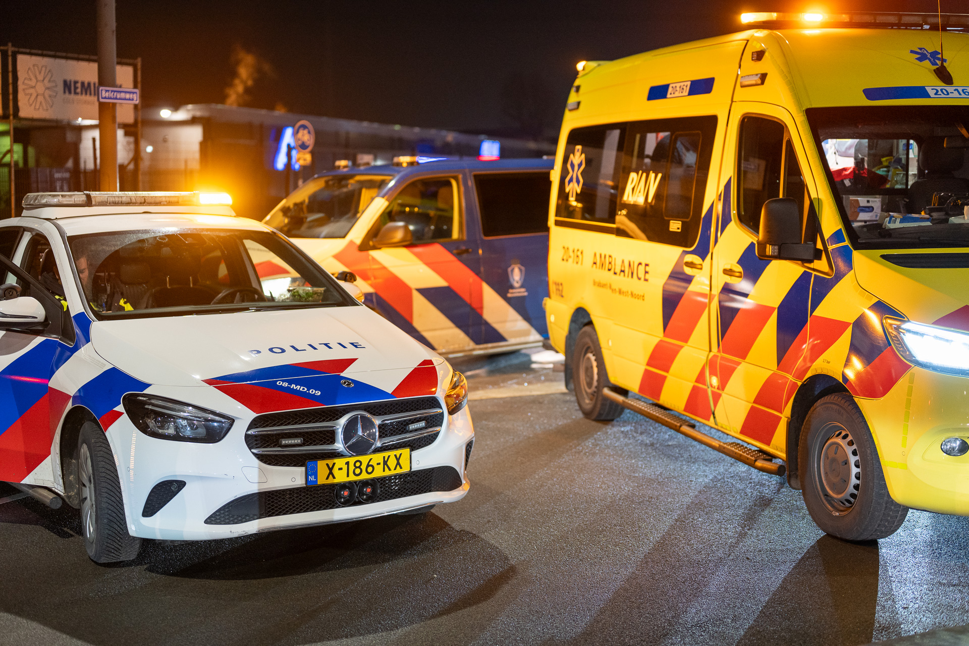 Fietser gewond na aanrijding na vermoedelijk door rood rijden