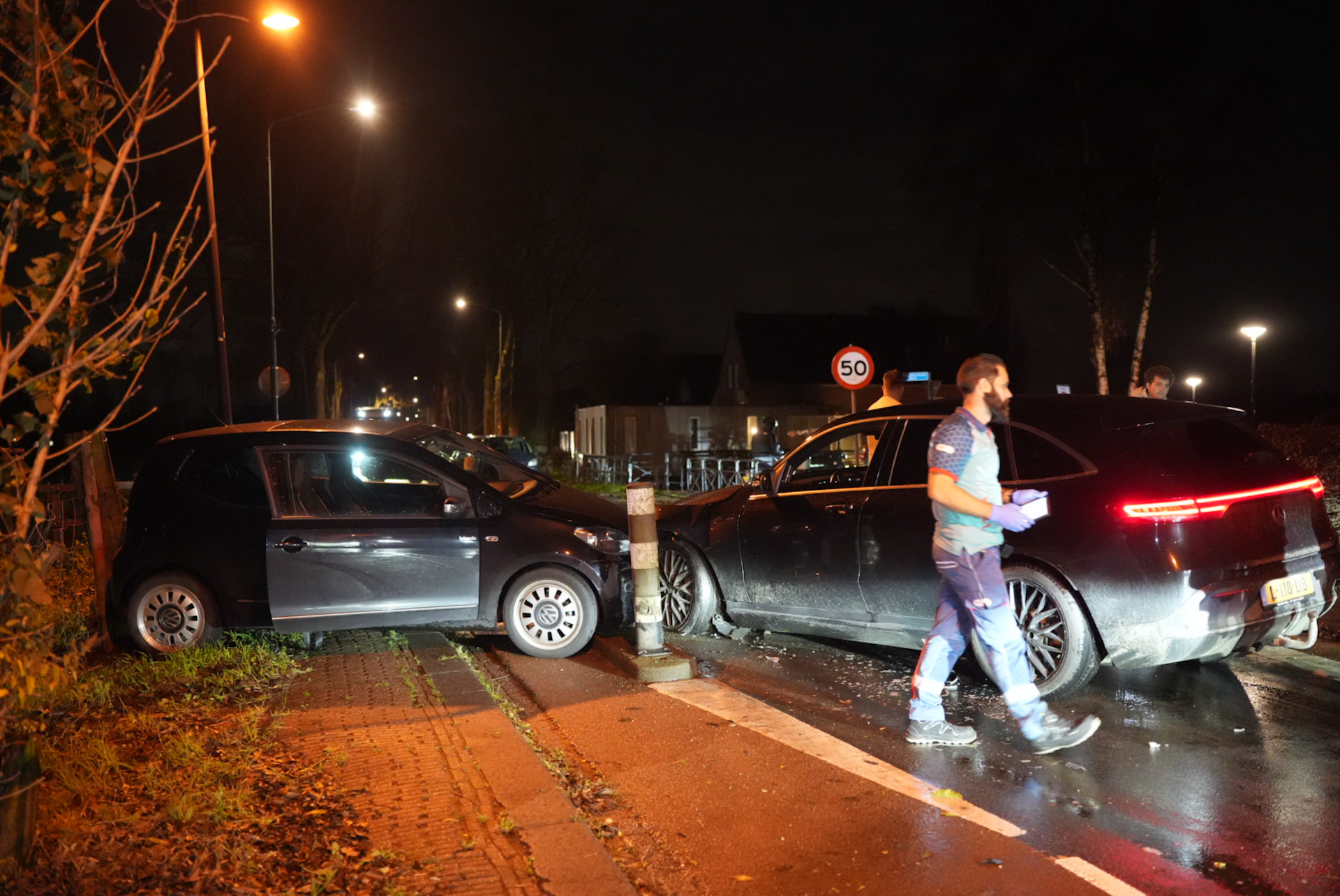 Frontale botsing bij wegversmalling