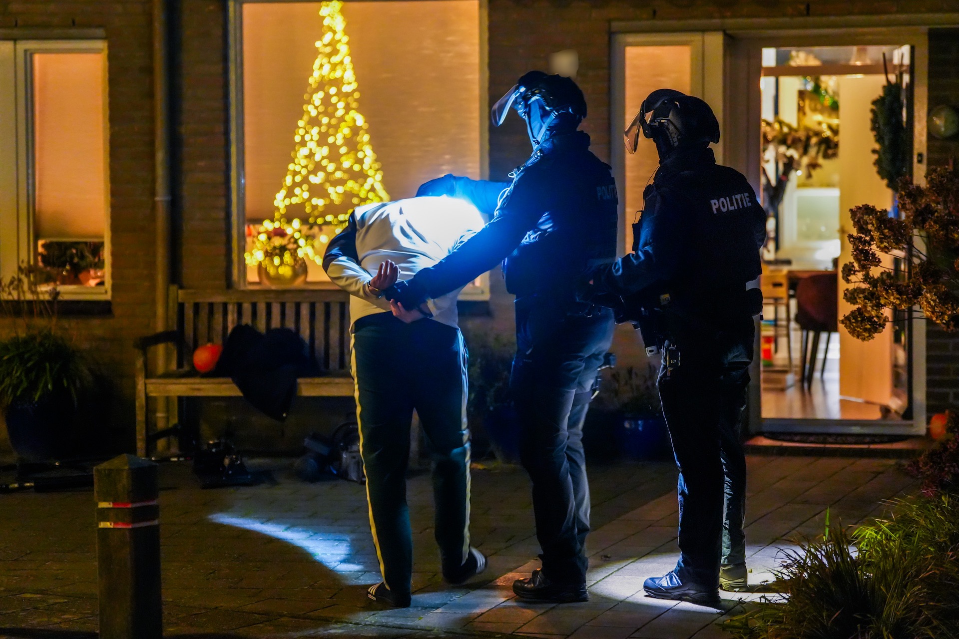 Verdachte aangehouden bij nachtelijke inval aanhoudingseenheid