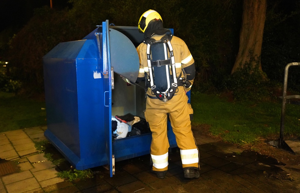 Opnieuw brand gesticht in kledingcontainer