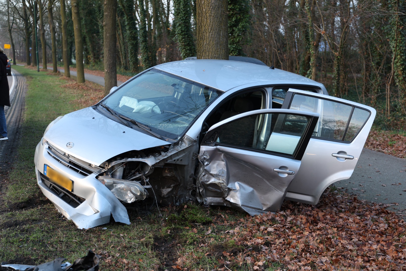 Bestuurder gewond na aanrijding tussen twee auto’s