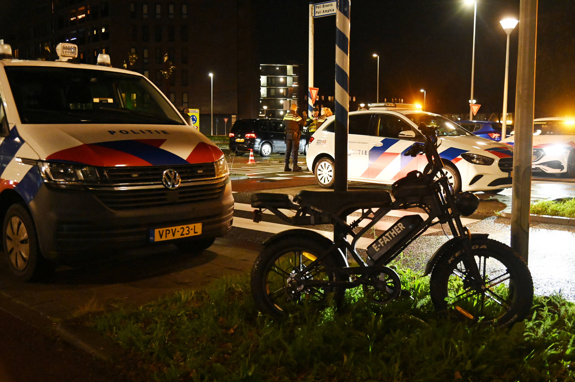 Fatbike geschept door stadsbus, fietser gewond naar ziekenhuis