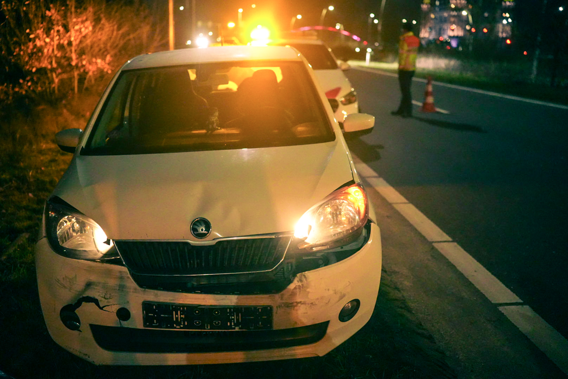 Auto’s botsen op invoegstrook, gezin met jong kind betrokken