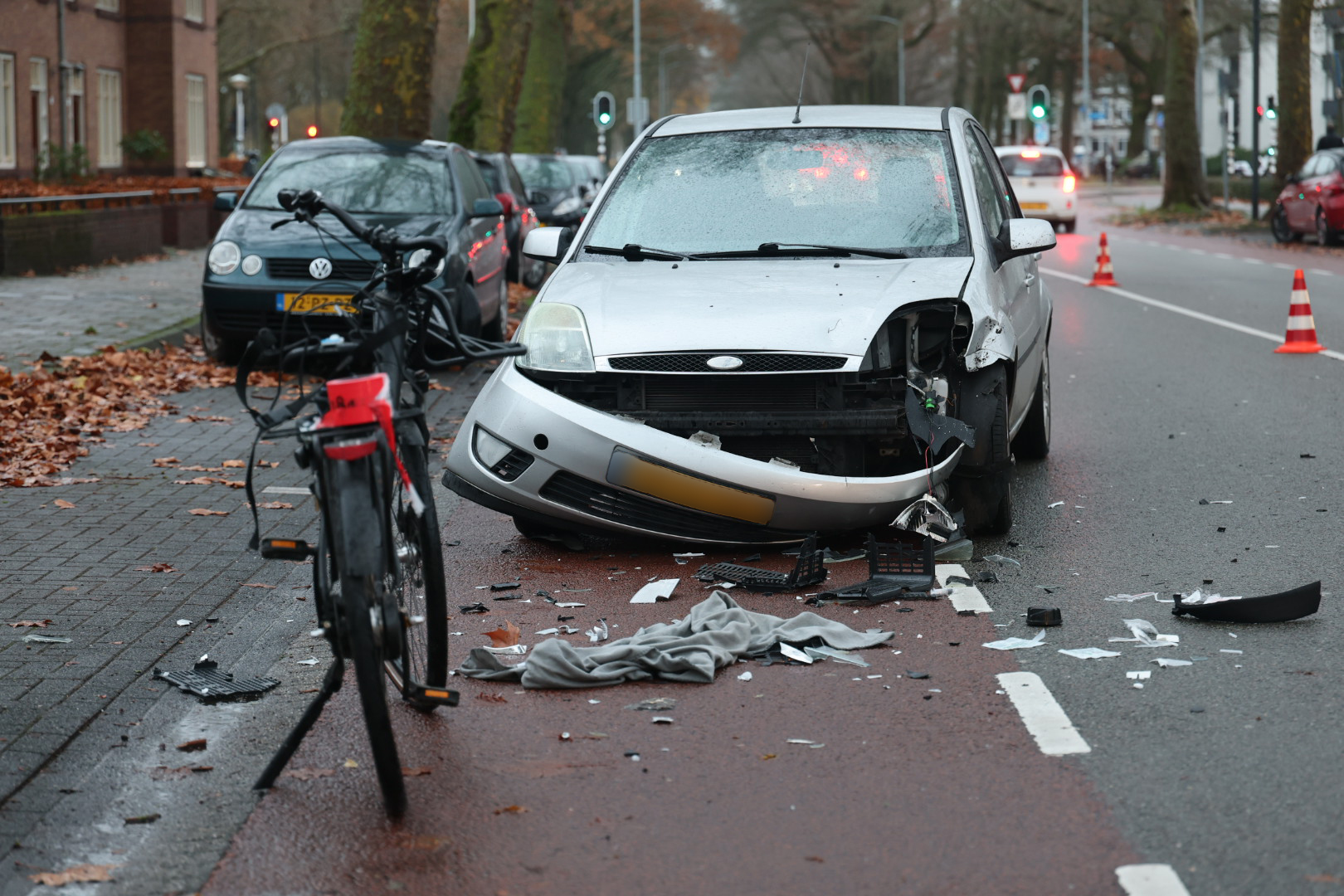 Jongen (15) zwaargewond na aanrijding; traumahelikopter ingezet