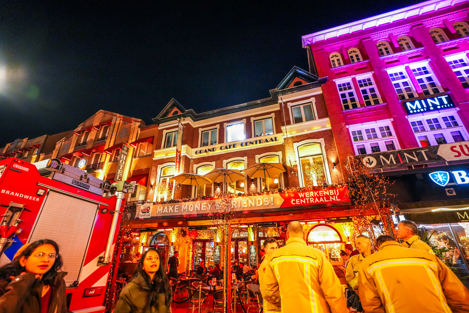 Brand in café door wasdroger, pand ontruimd