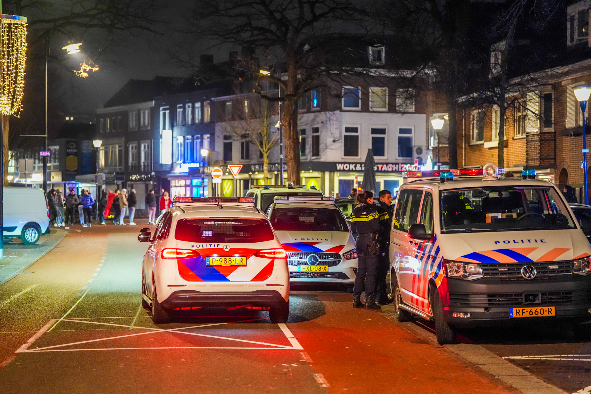 Toeterende auto’s en vuurwerk ondanks verloren voetbalwedstrijd