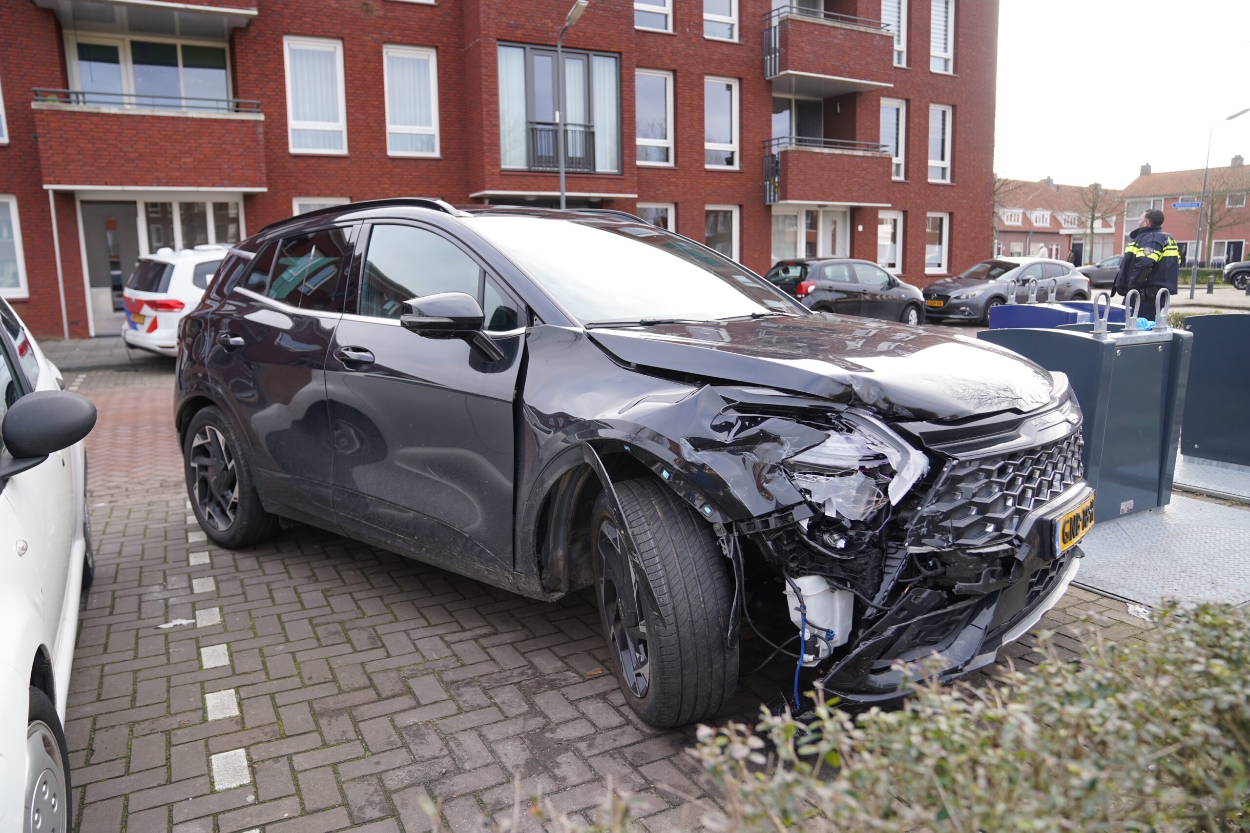 Grote politieactie in appartementencomplex na overval op autobedrijf