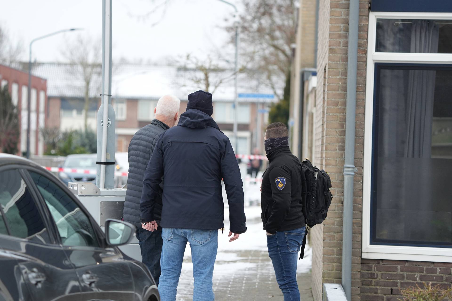 Verdacht pakket bij woning onderzocht, gebied ruim afgezet