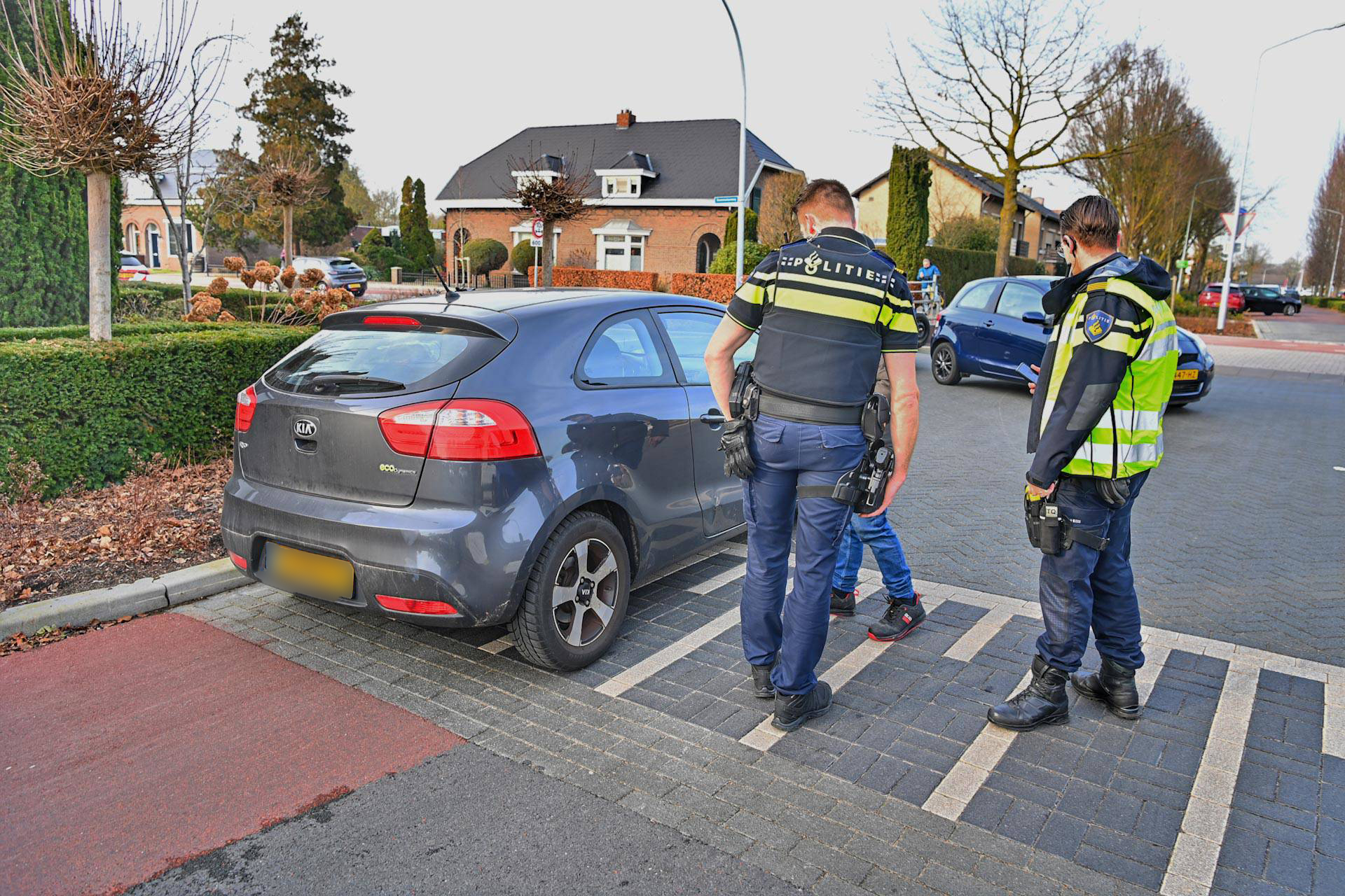 Vrouw overleden na aanrijding met auto
