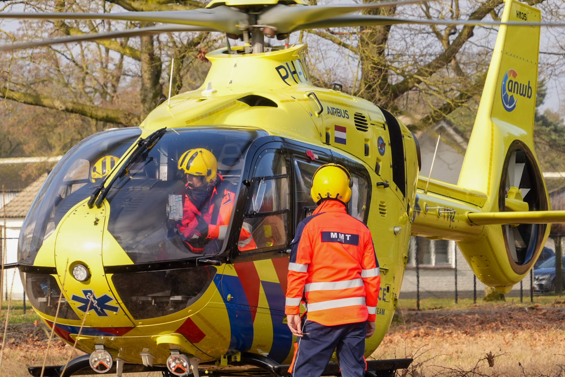 Man gewond bij bouwwerkzaamheden na beknelling tussen spant en hoogwerker