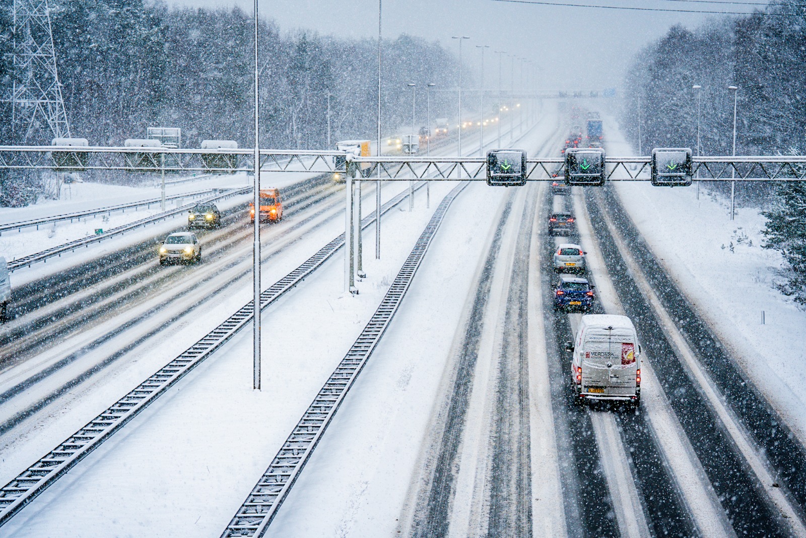 Rijkswaterstaat adviseert thuiswerken wegens sneeuwval