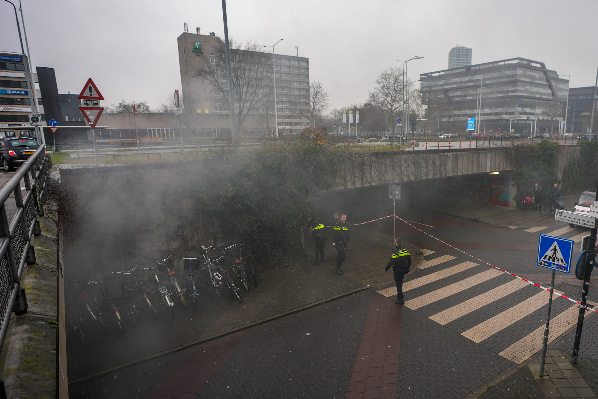 Kantoren en parkeergarage ontruimd na brand