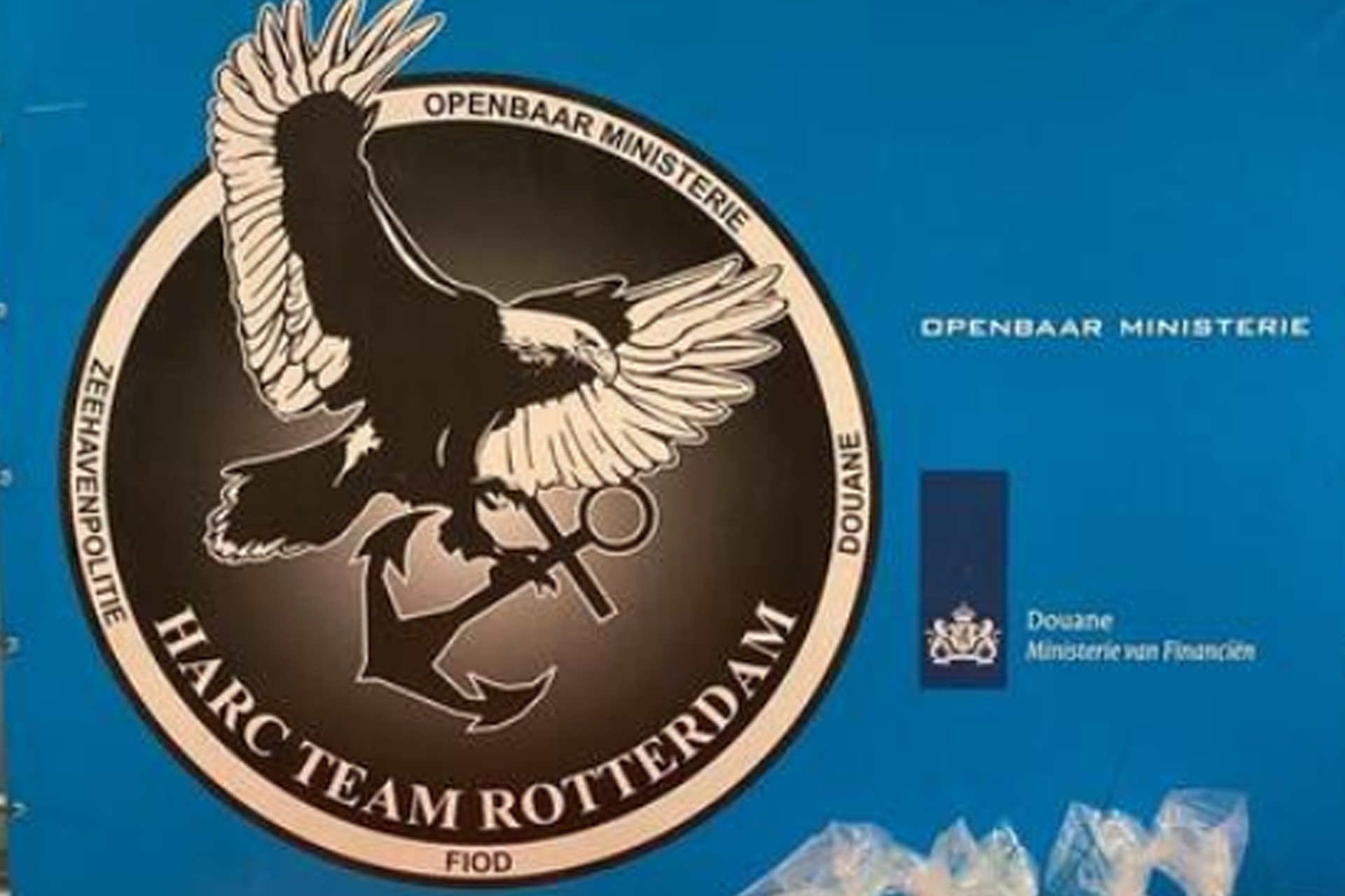 Douane onderschept bijna 5.000 kilo cocaïne in containers met magneten