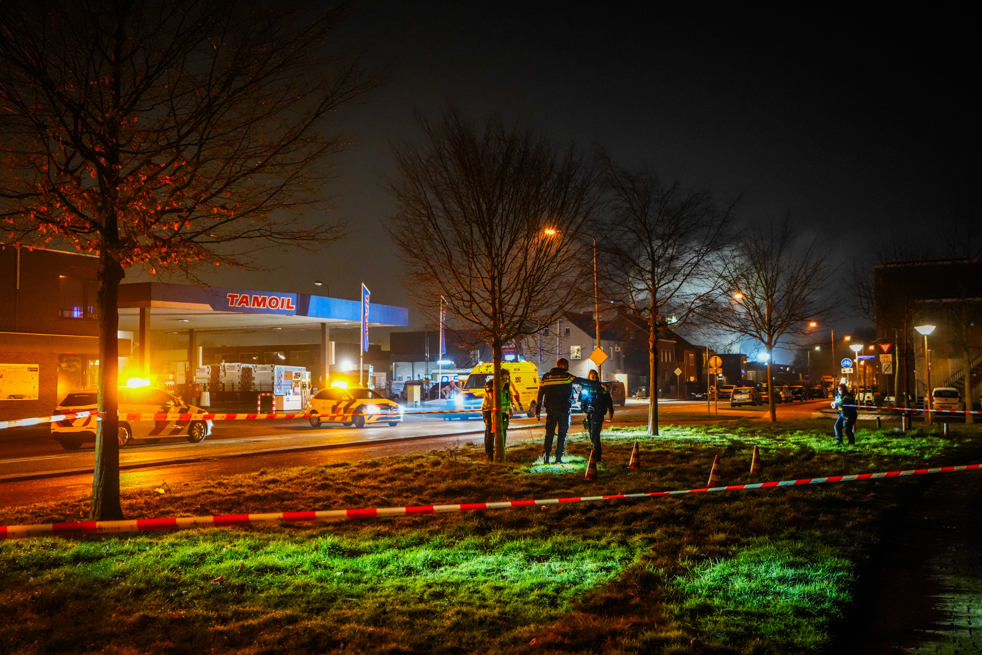 Auto rijdt in op jongen tijdens vechtpartij, slachtoffer gewond