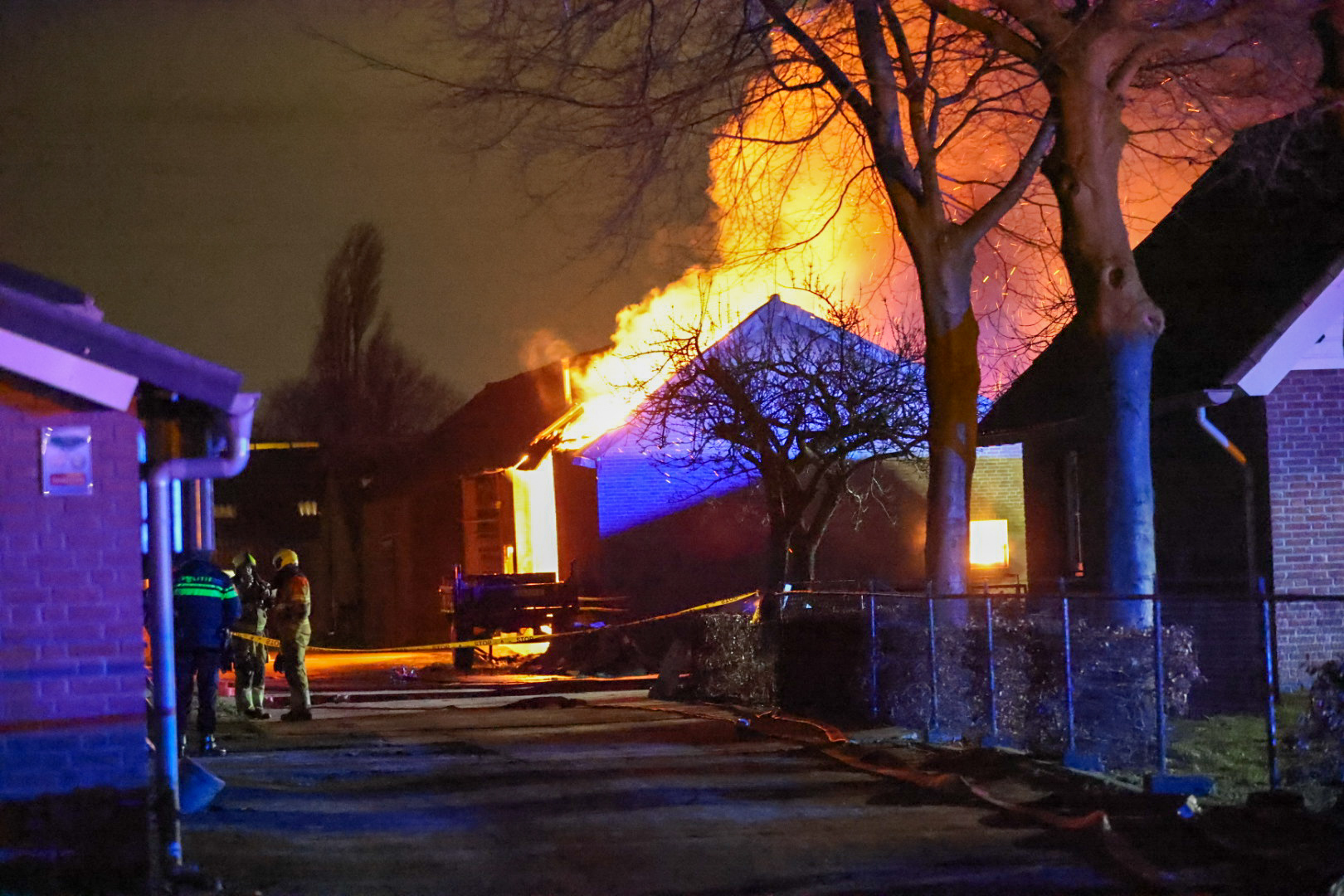 Grote schuur verwoest door brand