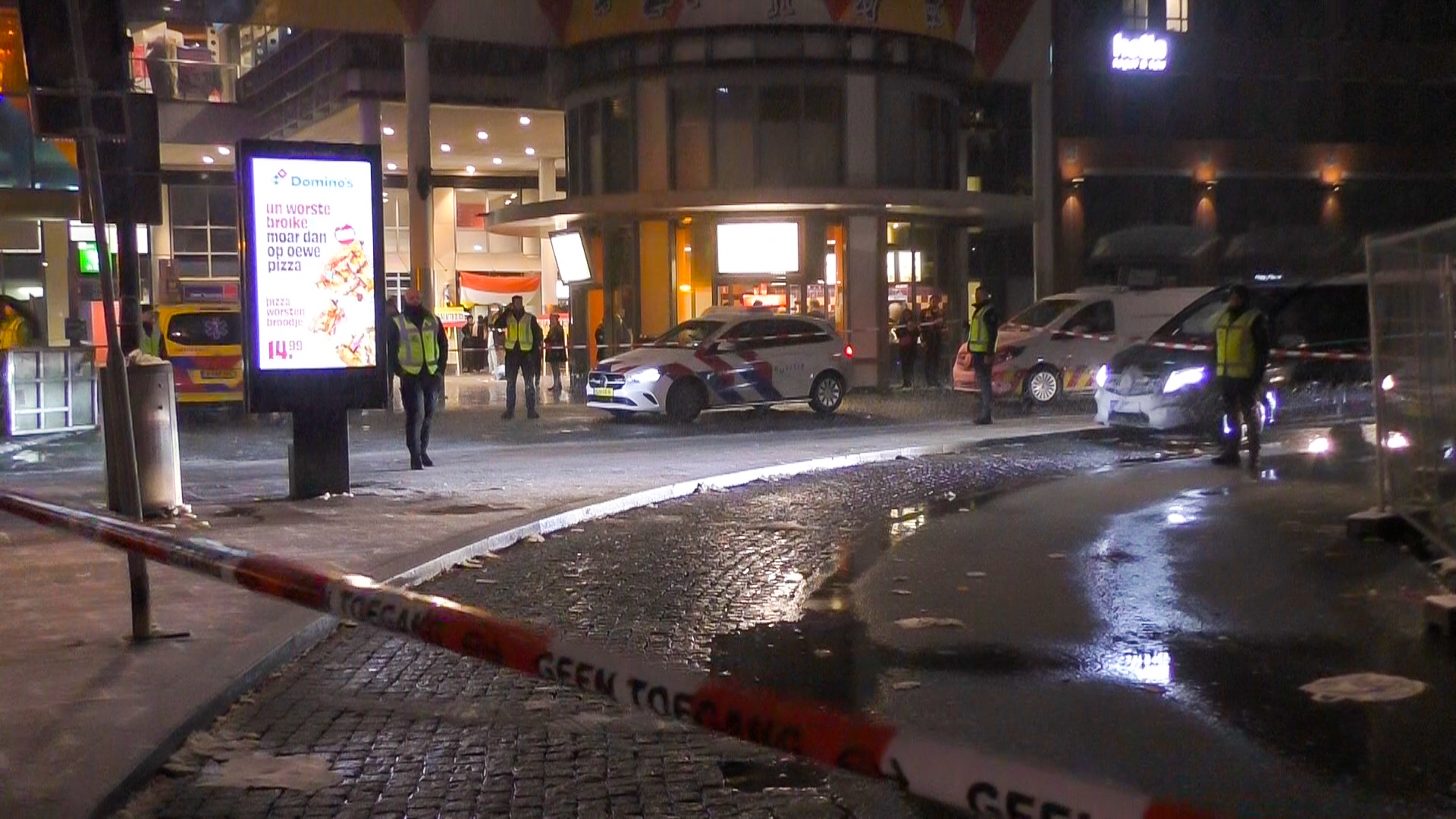 Persoon belandt tussen trein en perron en raakt gewond