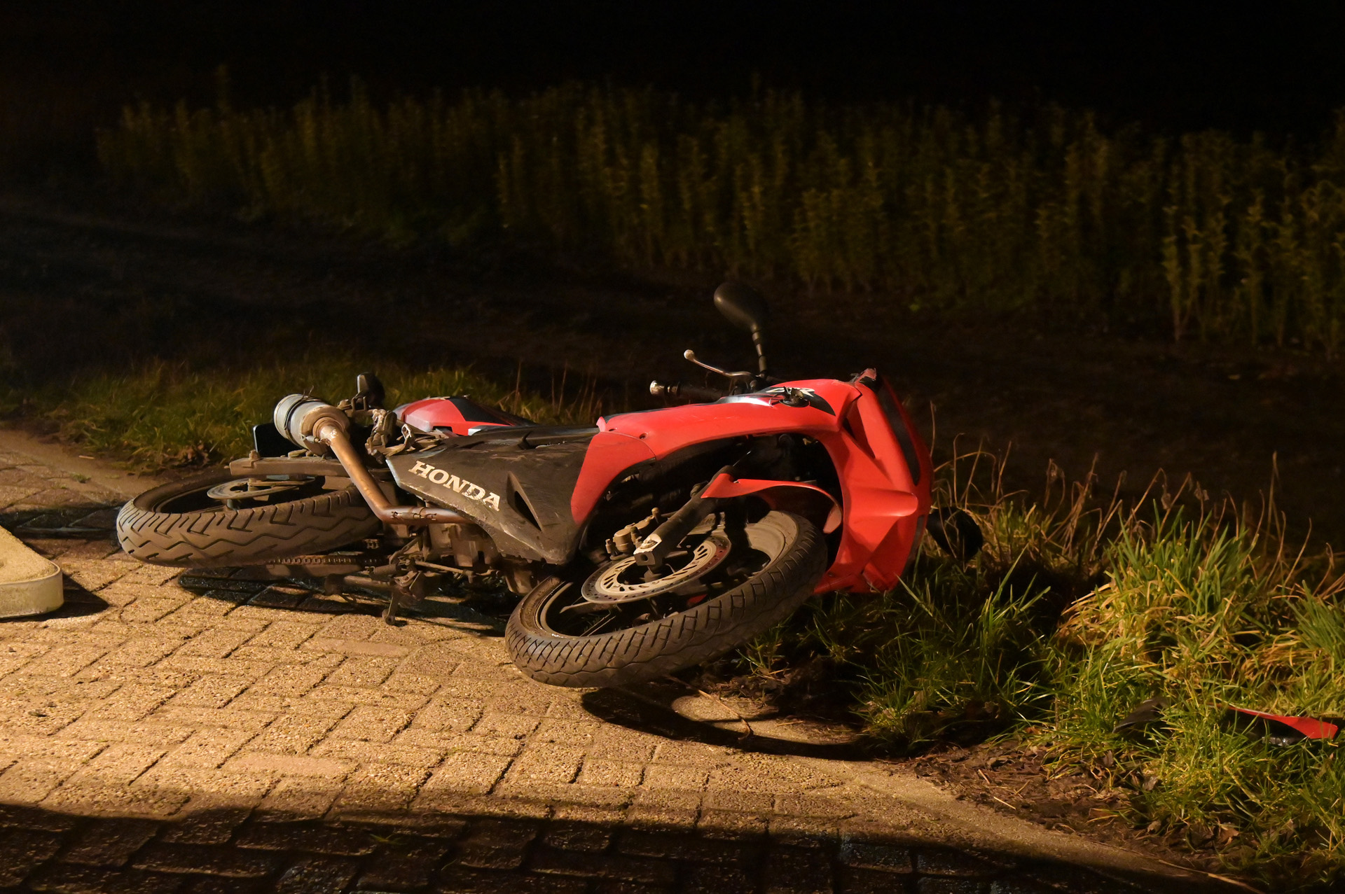 Motorrijder gewond na botsing met bestelbus