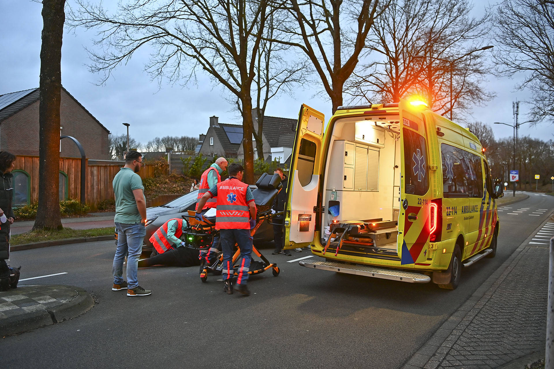 Voetgangster gewond bij aanrijding met auto