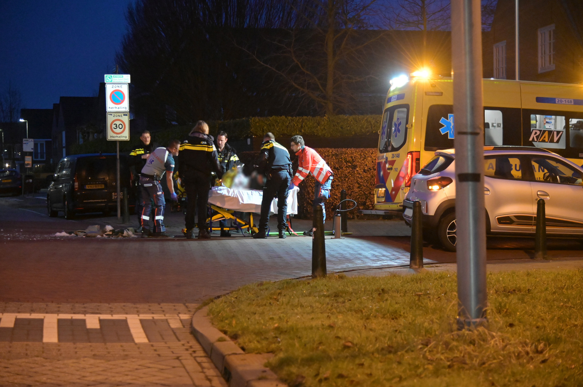 Botsing tussen auto en fietser, slachtoffer naar ziekenhuis