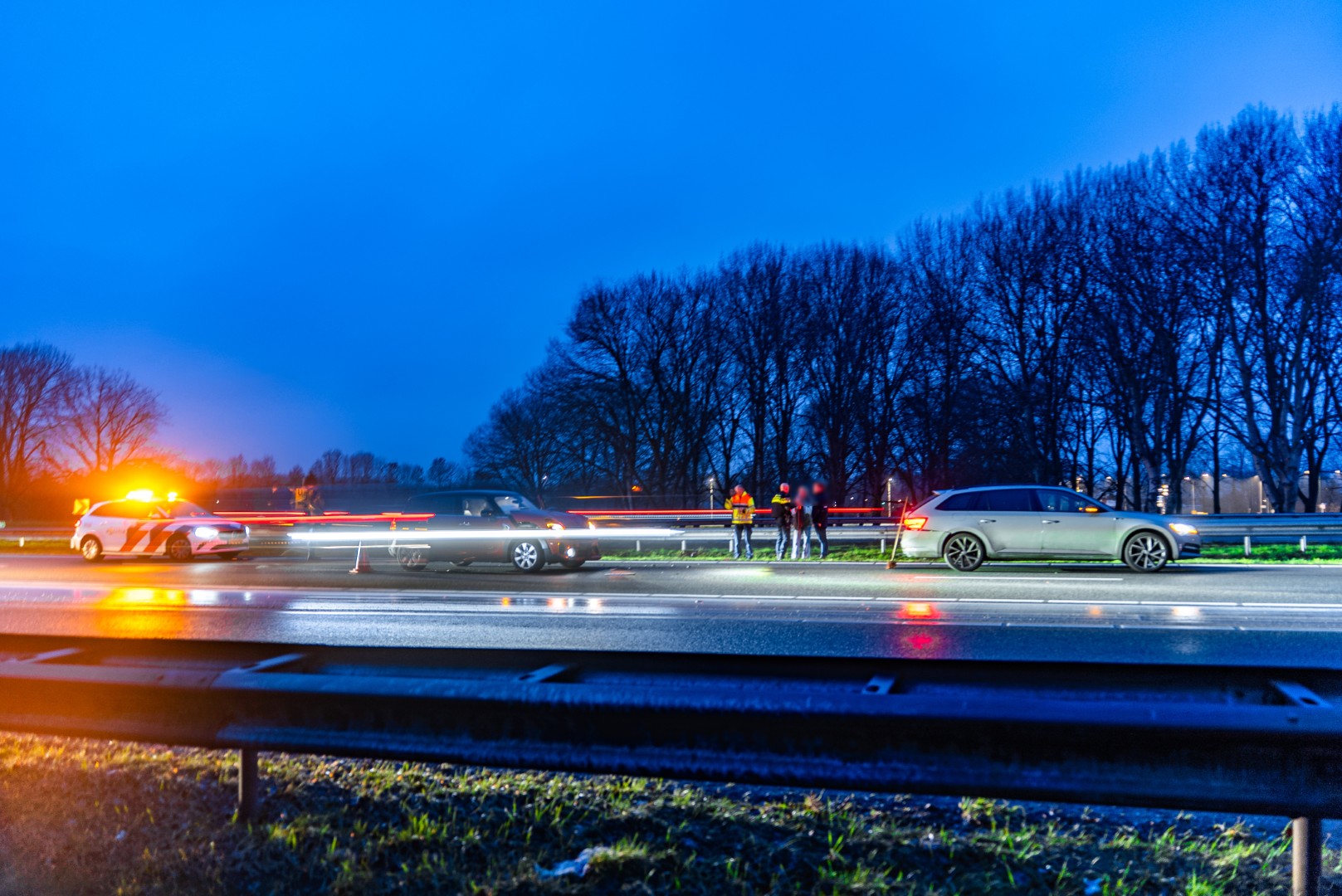 Kop-staartbotsing op snelweg zorgt voor korte file