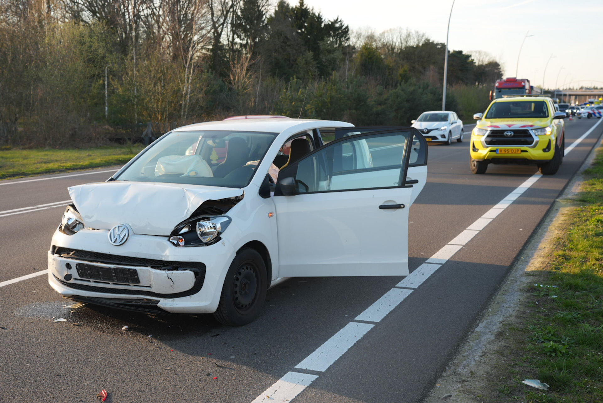Twee gewonden na kop-staartbotsing op N-weg