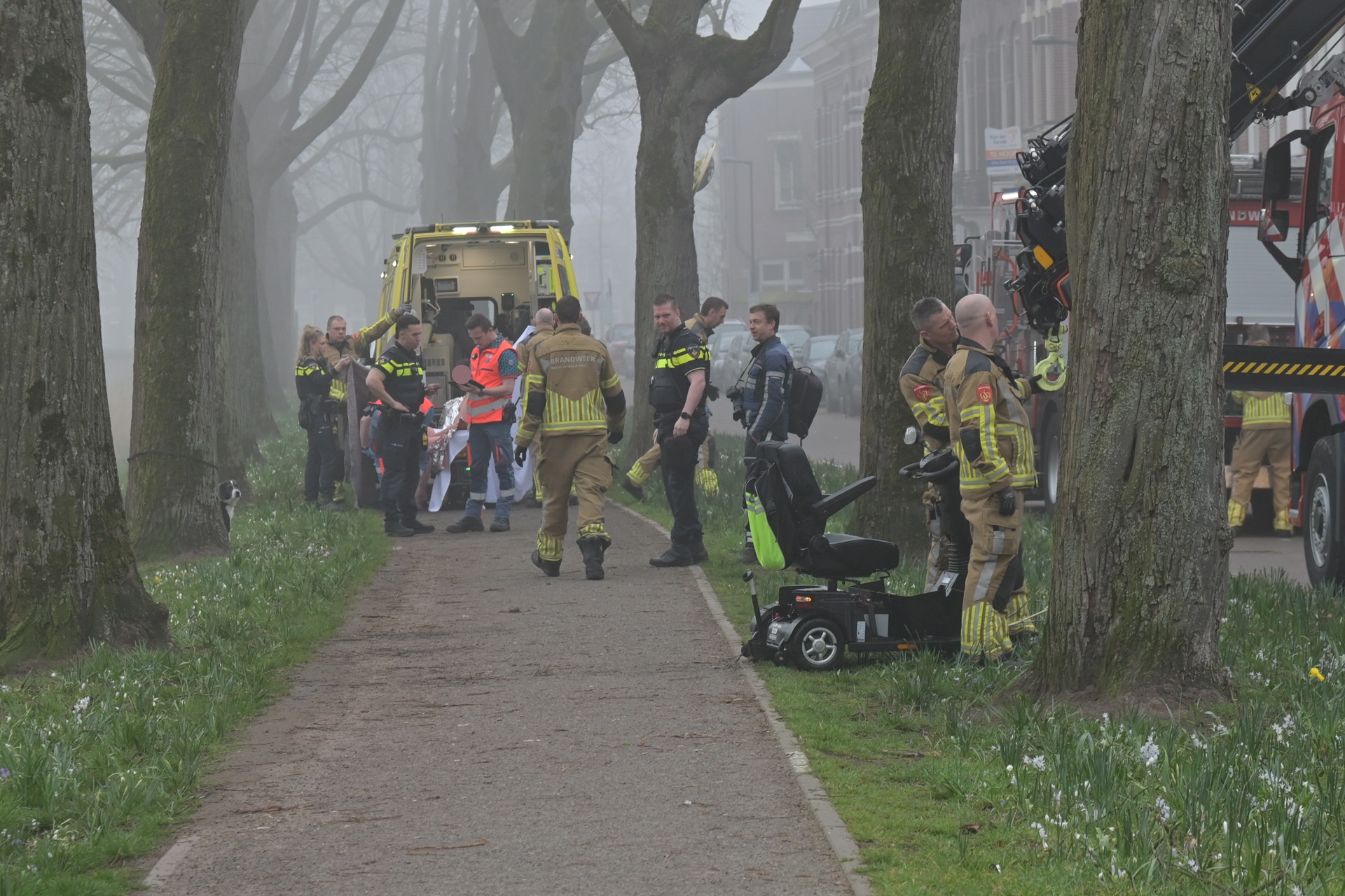 Man belandt met scootmobiel in water tijdens uitlaten van hond